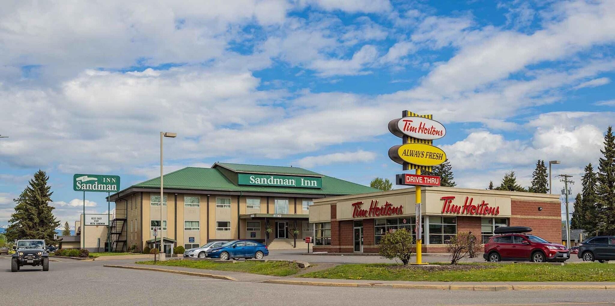 Vista Exterior Sandman Inn Smithers