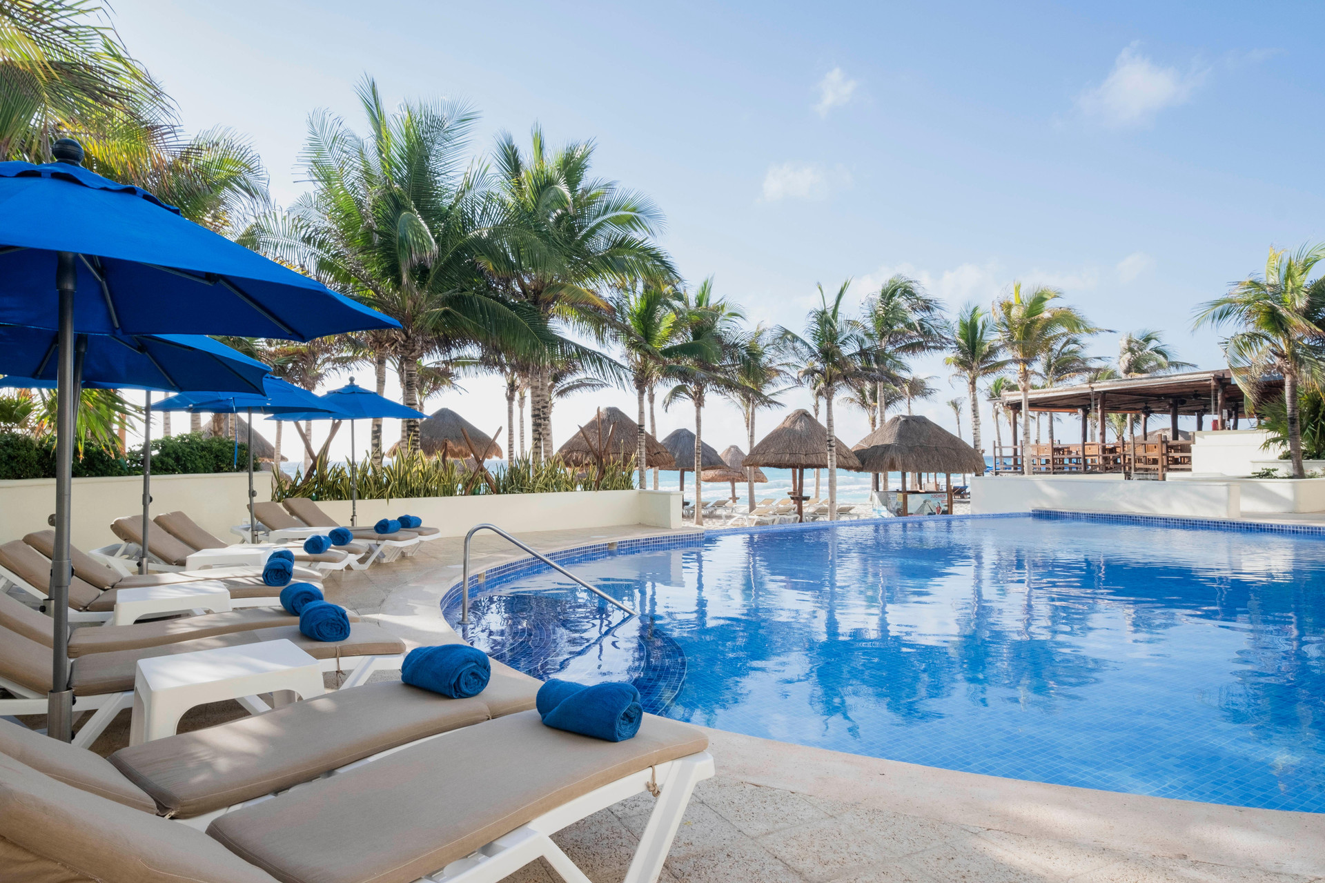 Vista Piscina Hotel NYX Cancún
