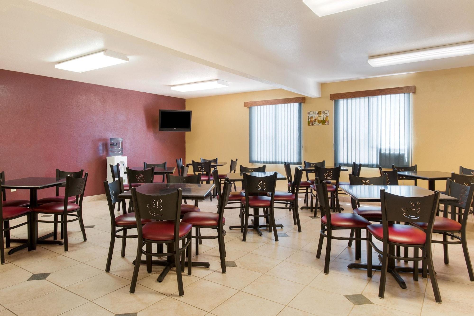 Restaurant Rodeway Inn & Suites