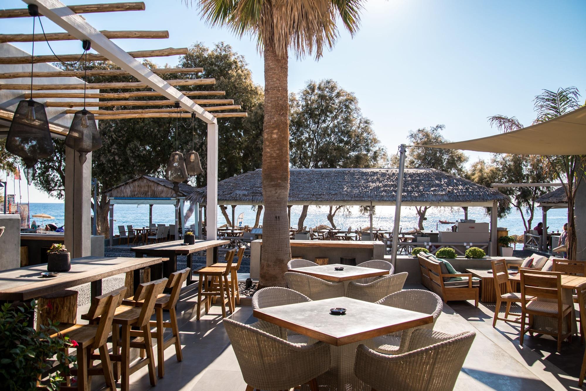Varios Makris Beach Hotel