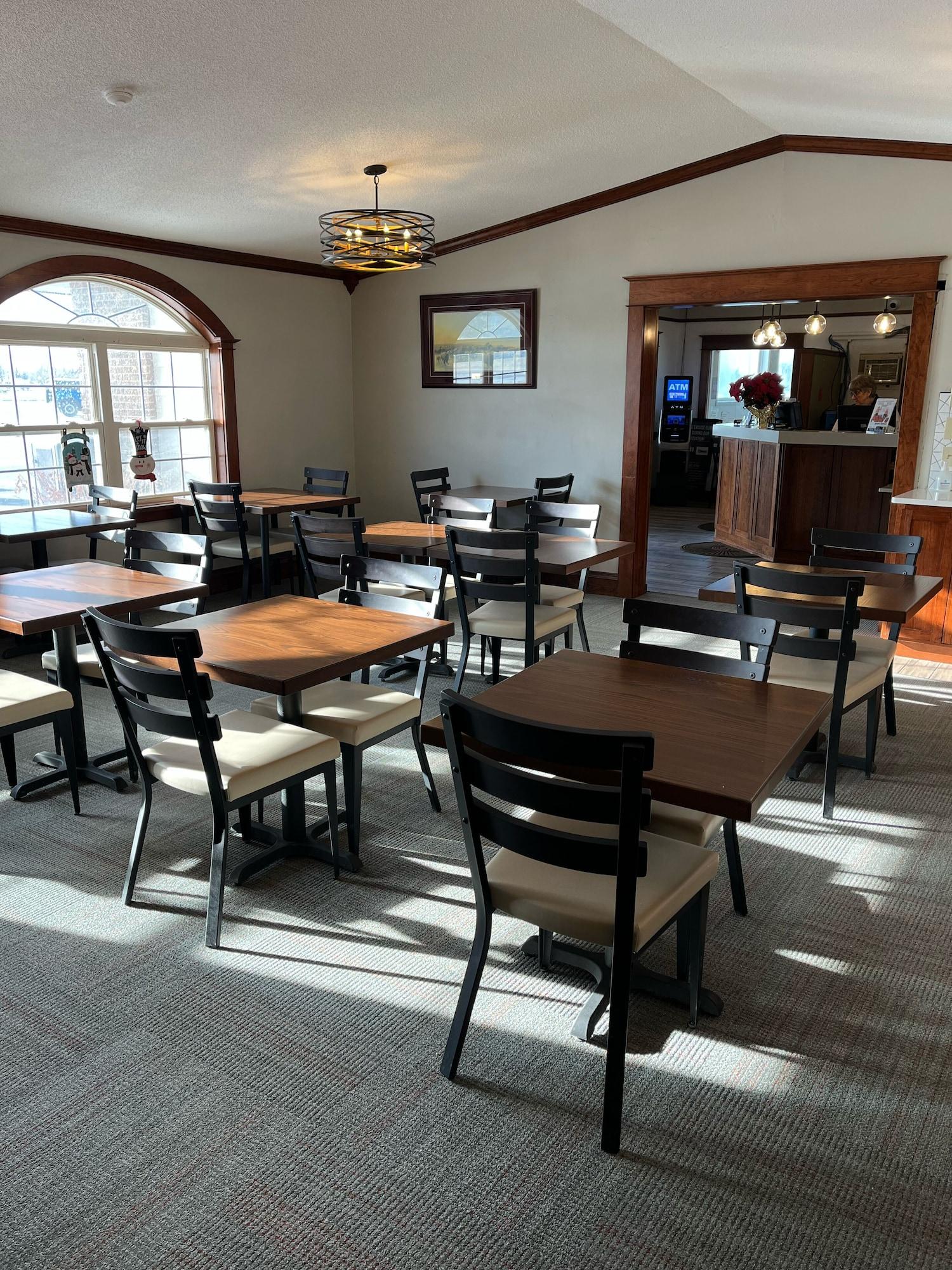 Restaurant Fireside Inn & Suites