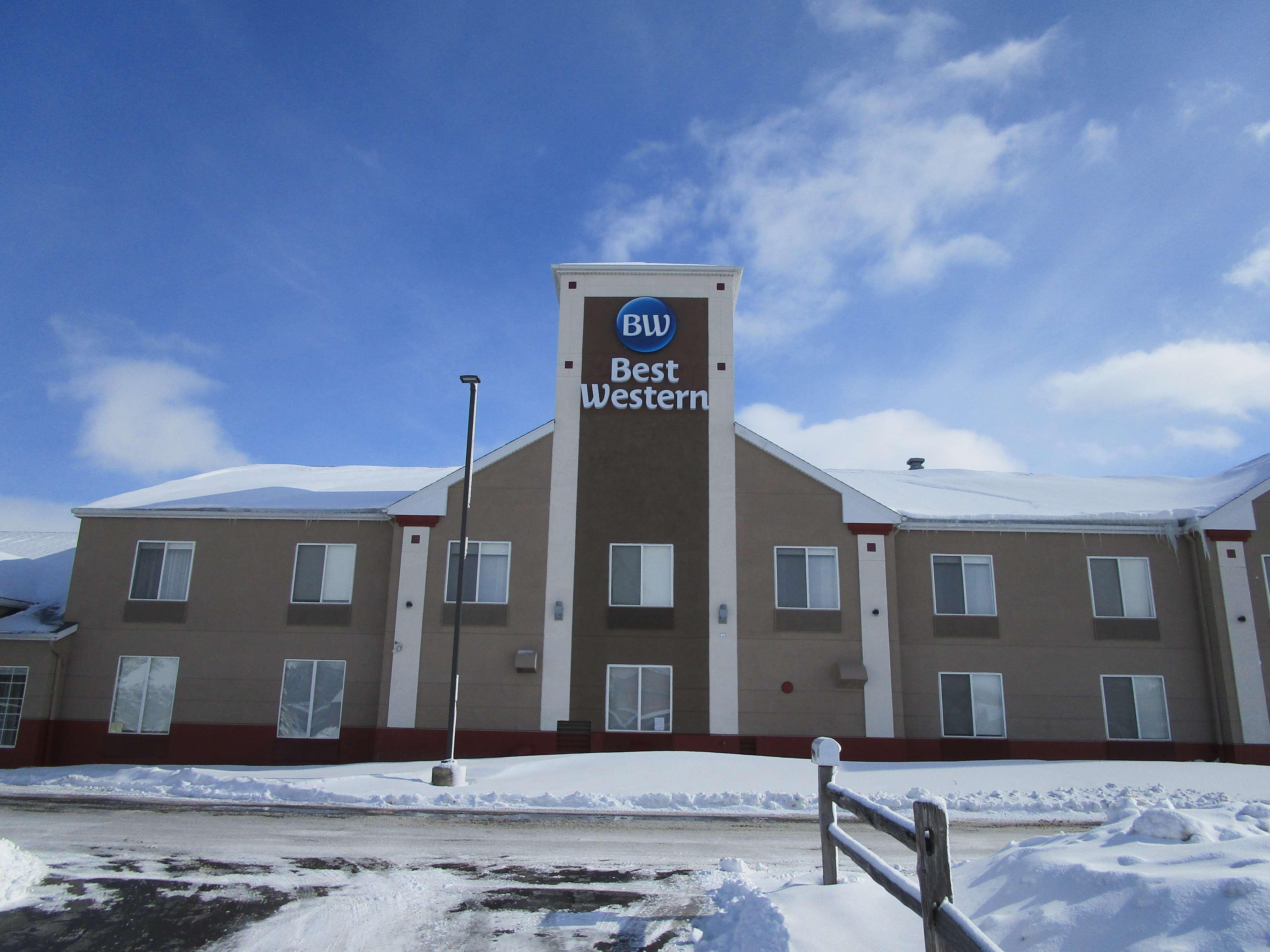 Vista Exterior Best Western Watertown