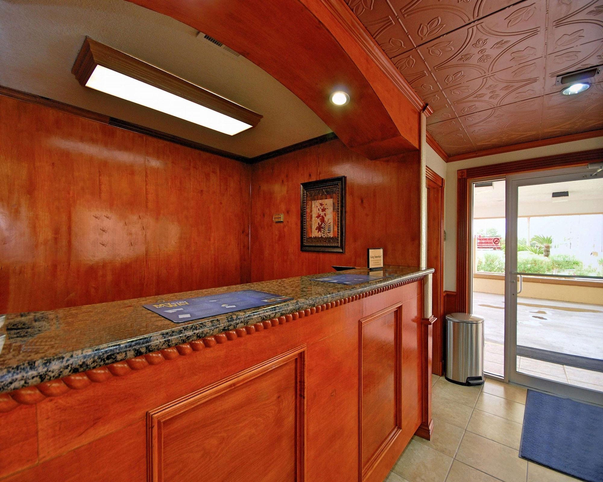 Vista Lobby Americas Best Value Inn Kingsville