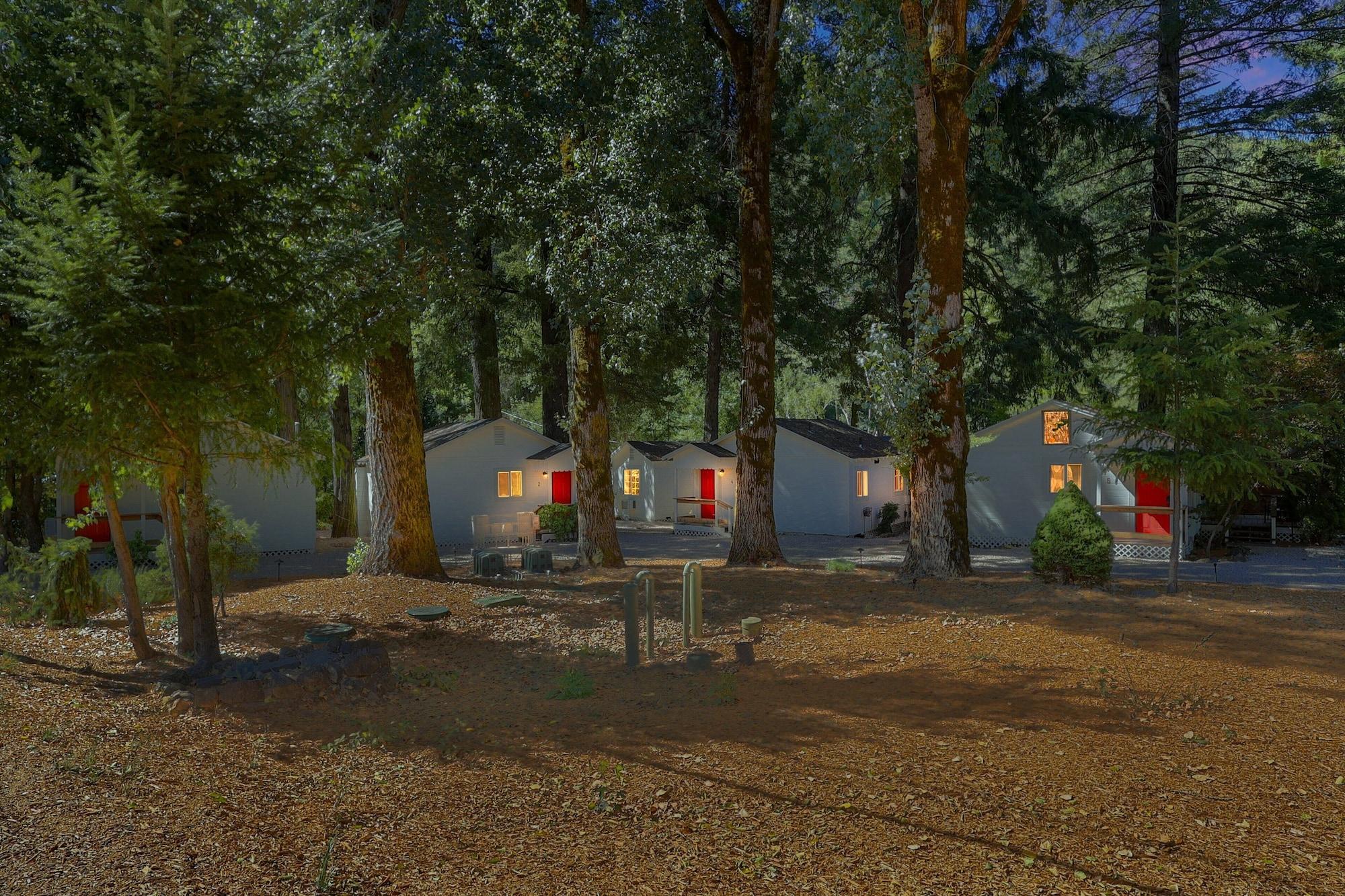 Vista Exterior Rouge Cobb Mountain Hotel - Cabin 3