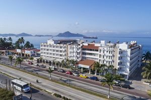 Alojamiento - Hotel Fiesta Mexicana