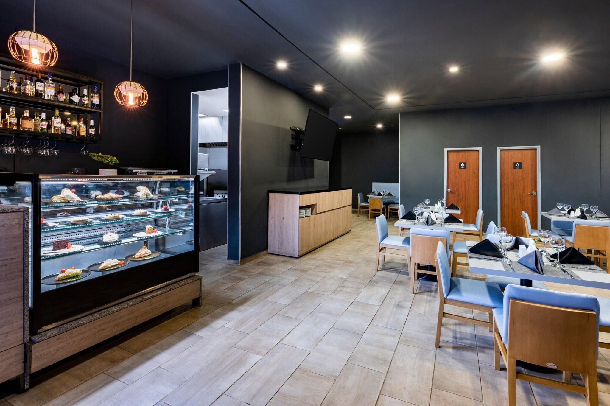 Restaurant City Express Plus by Marriott Cali Colombia