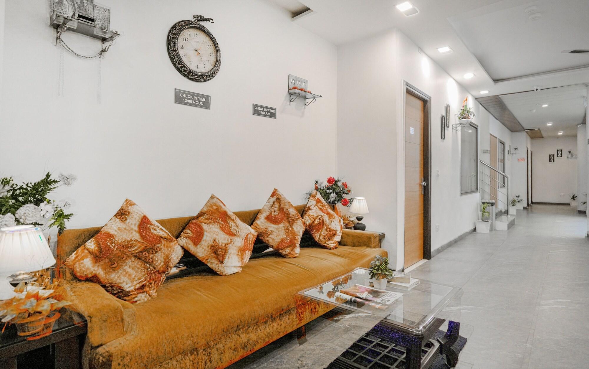 Varios Hotel Seven
