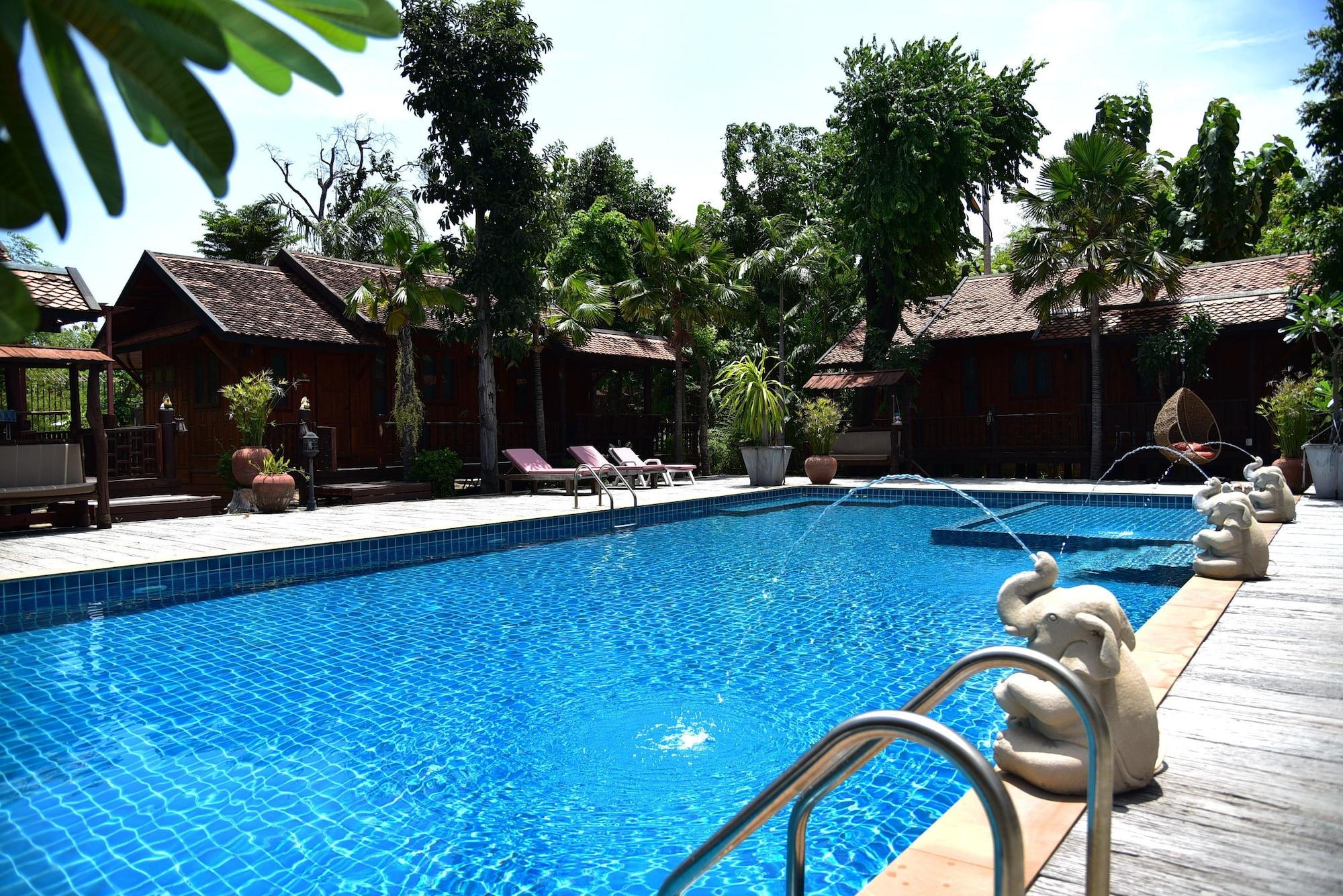 Varios At Home Resort