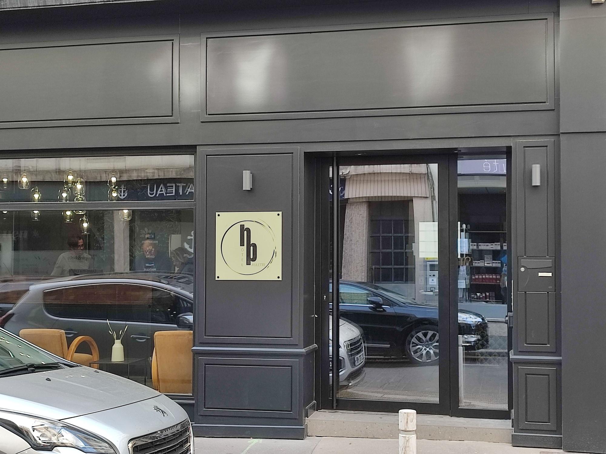 Vista Exterior Hotel Paulette