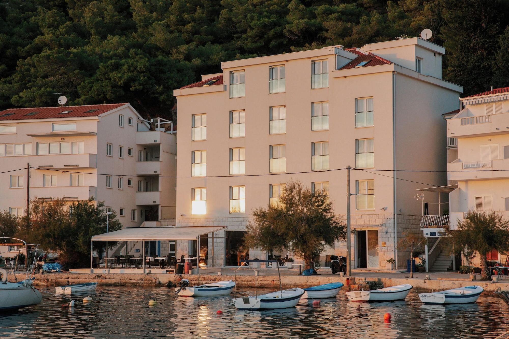 Varios Hotel Pleter