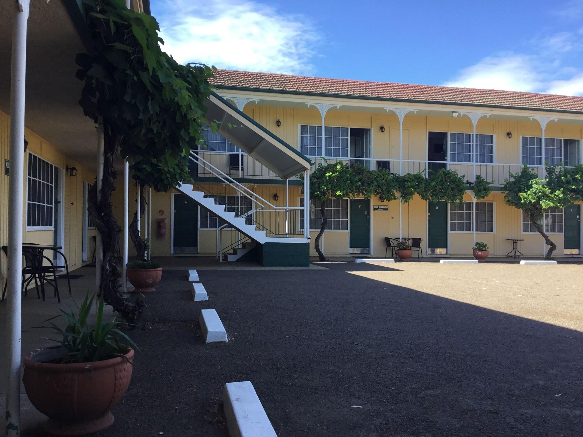 Vista Exterior Bradman Motor Inn