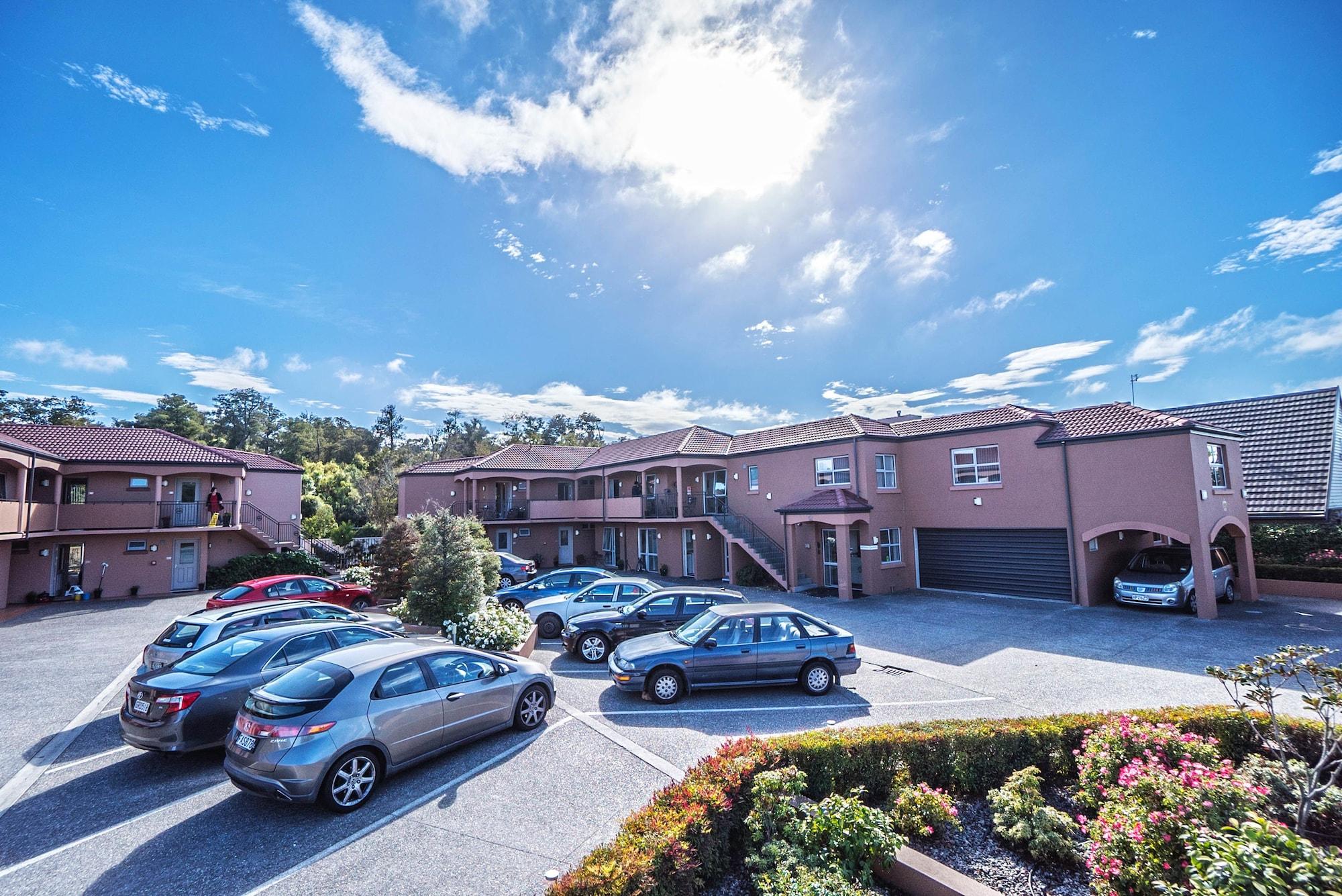 Varios 162 Kings of Riccarton Motel