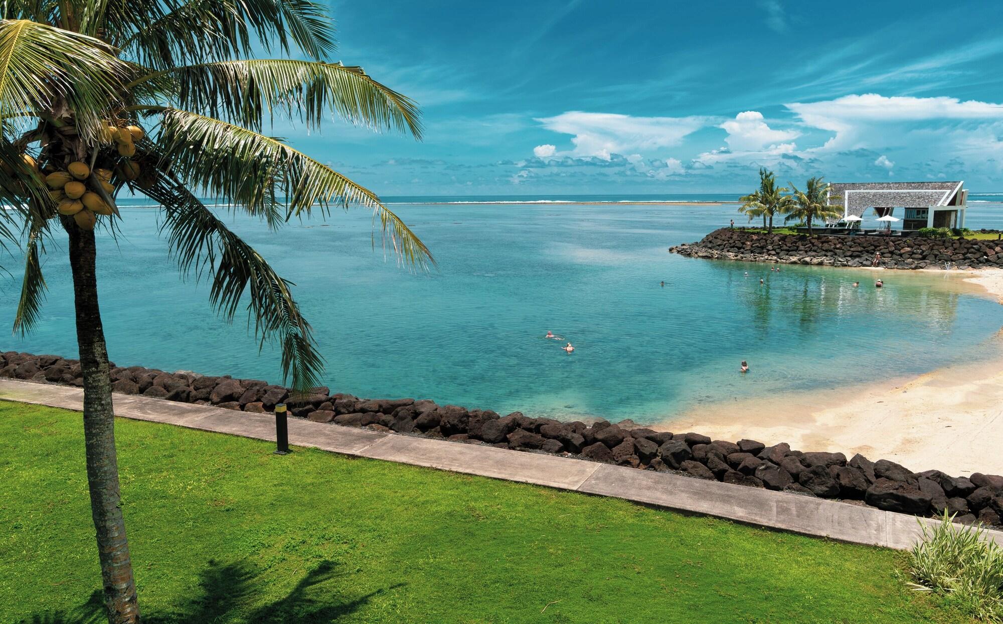 Playa Taumeasina Island Resort