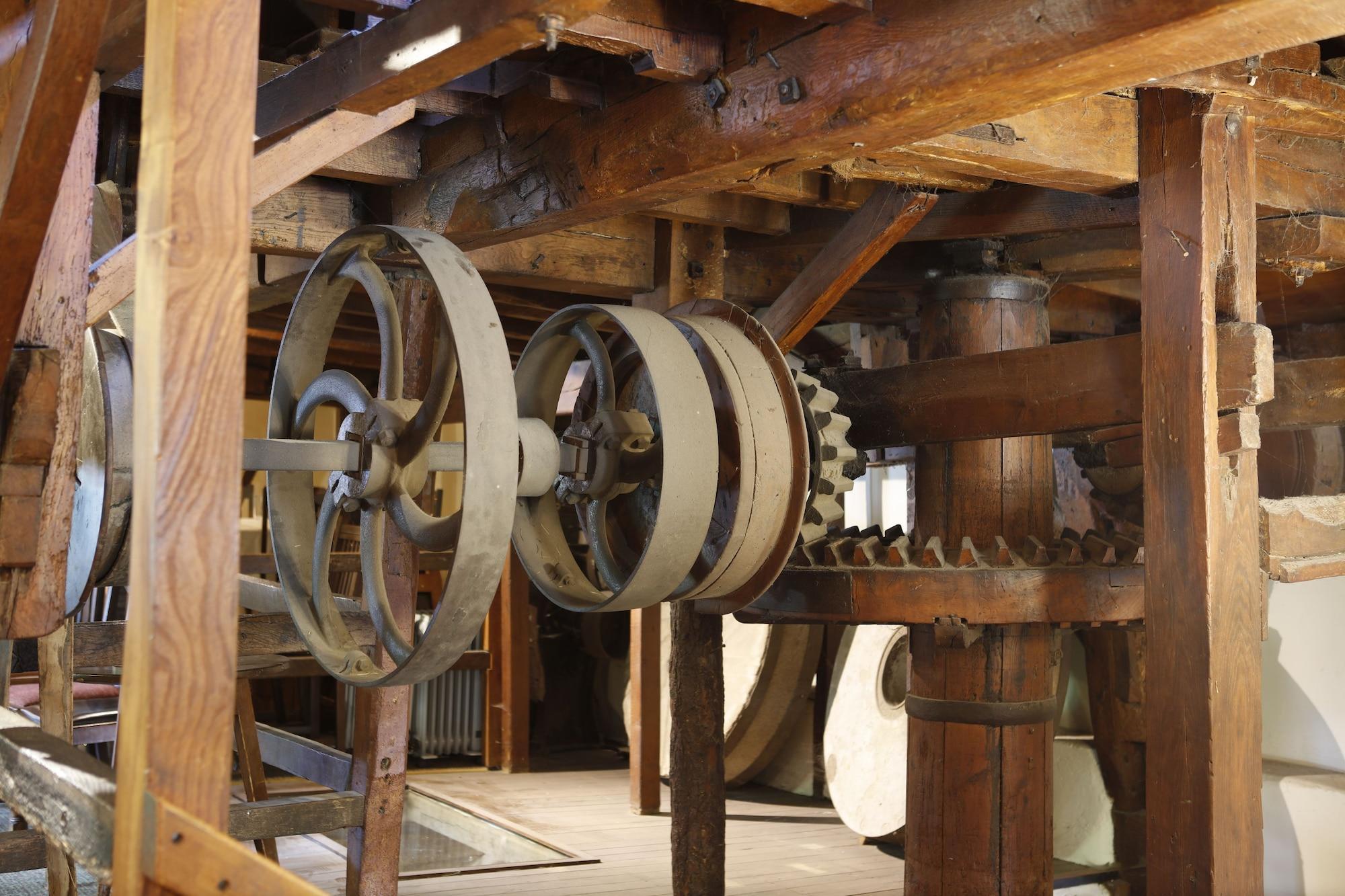 Bar/Salón Barton's Mill