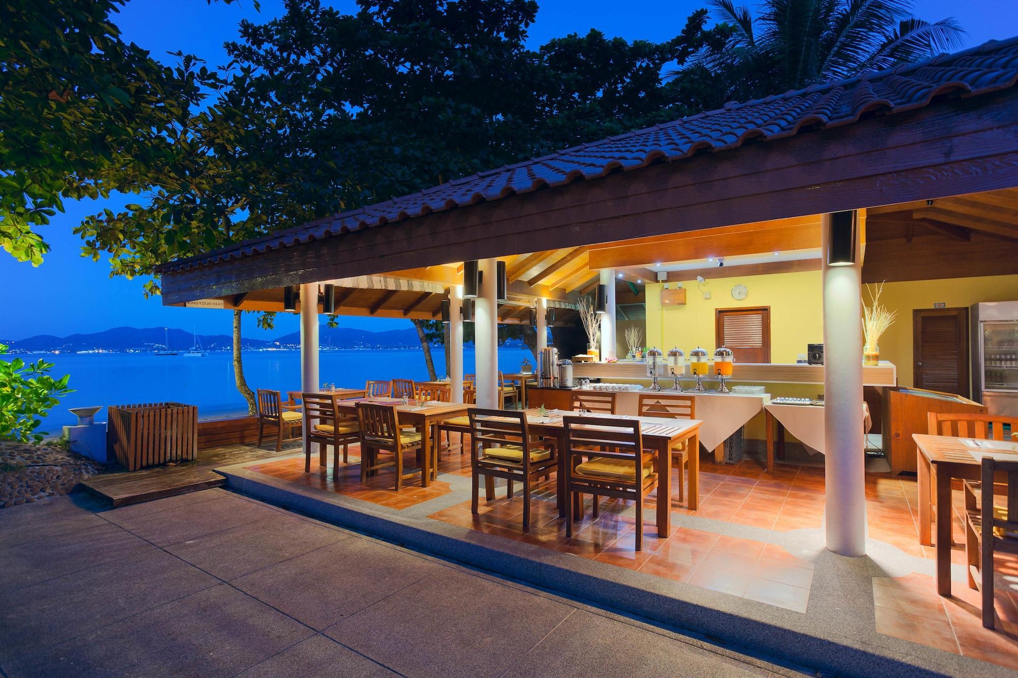 Restaurant By the Sea