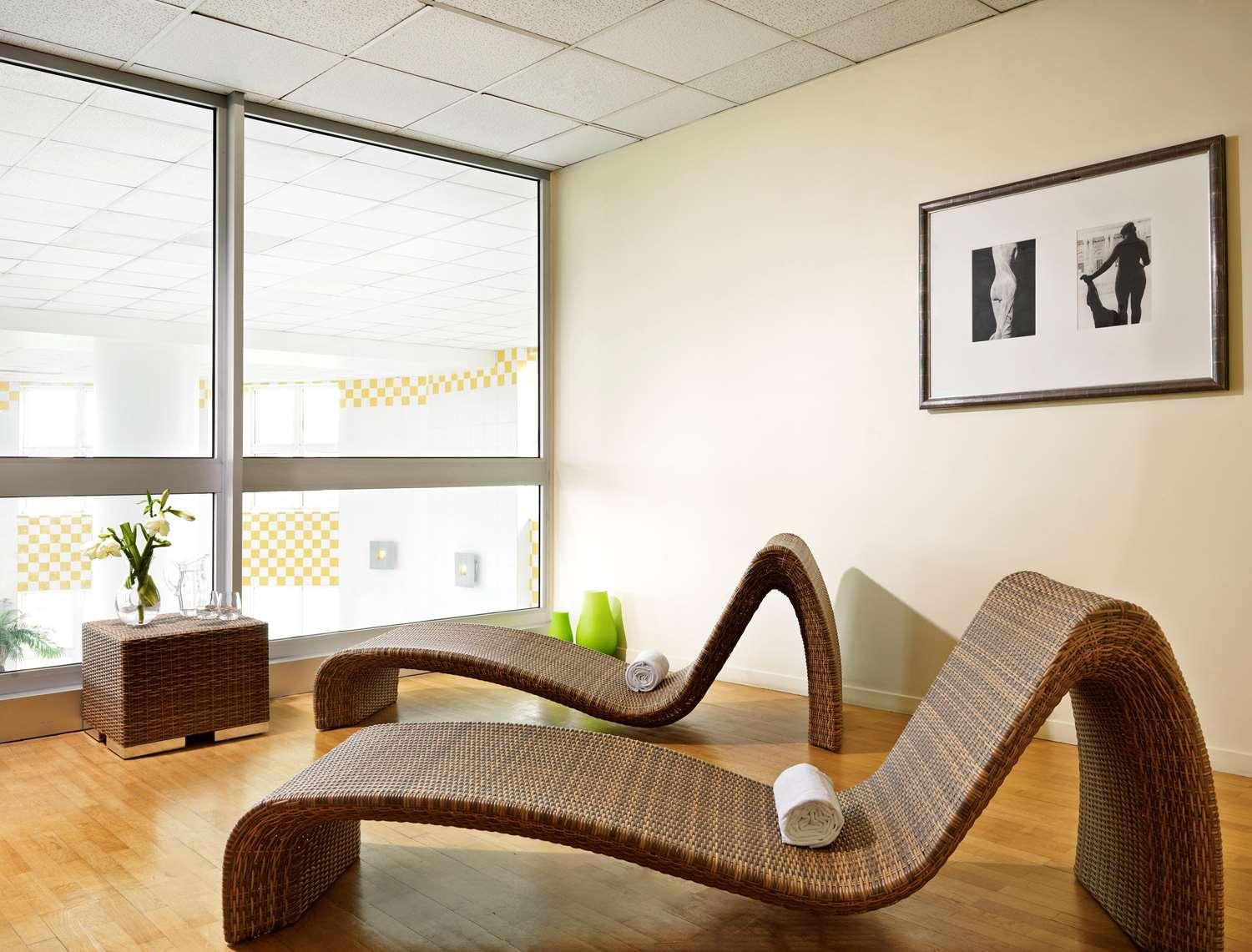 Gimnasio Van der Valk Hotel Paris CDG Airport