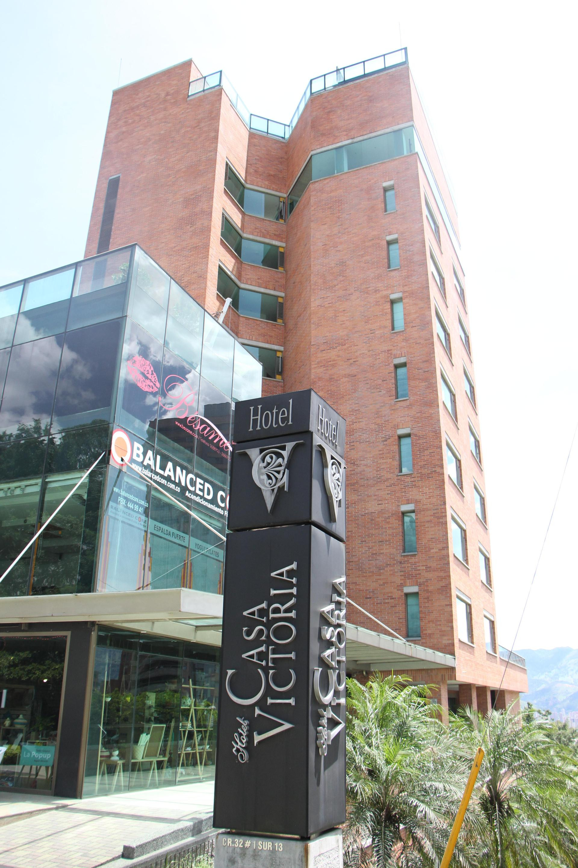 Vista Exterior Hotel Casa Victoria Medellín