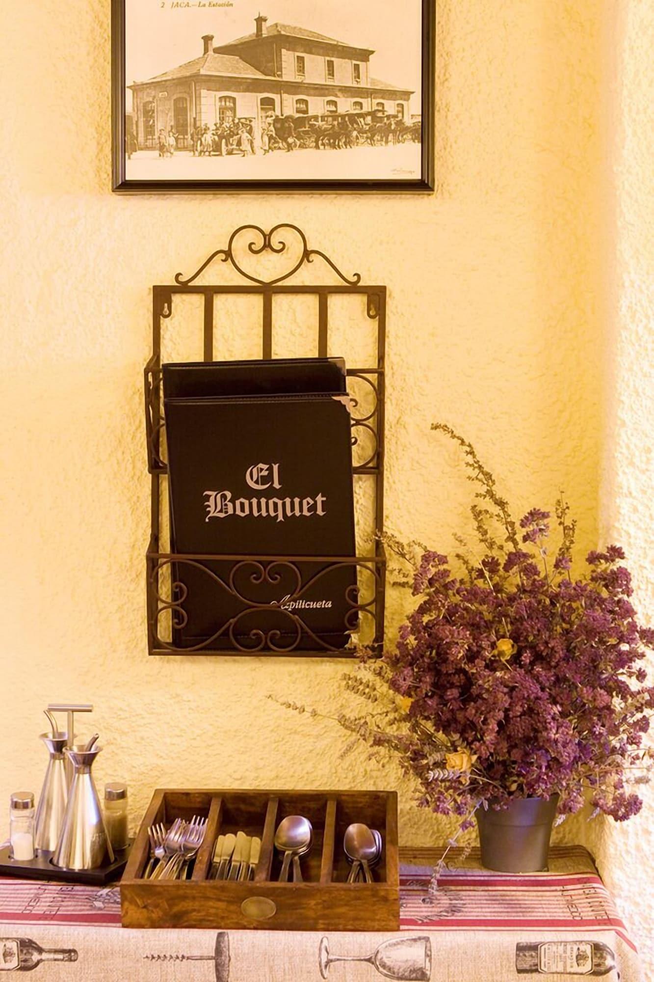 Vista Exterior Hostal El Bouquet