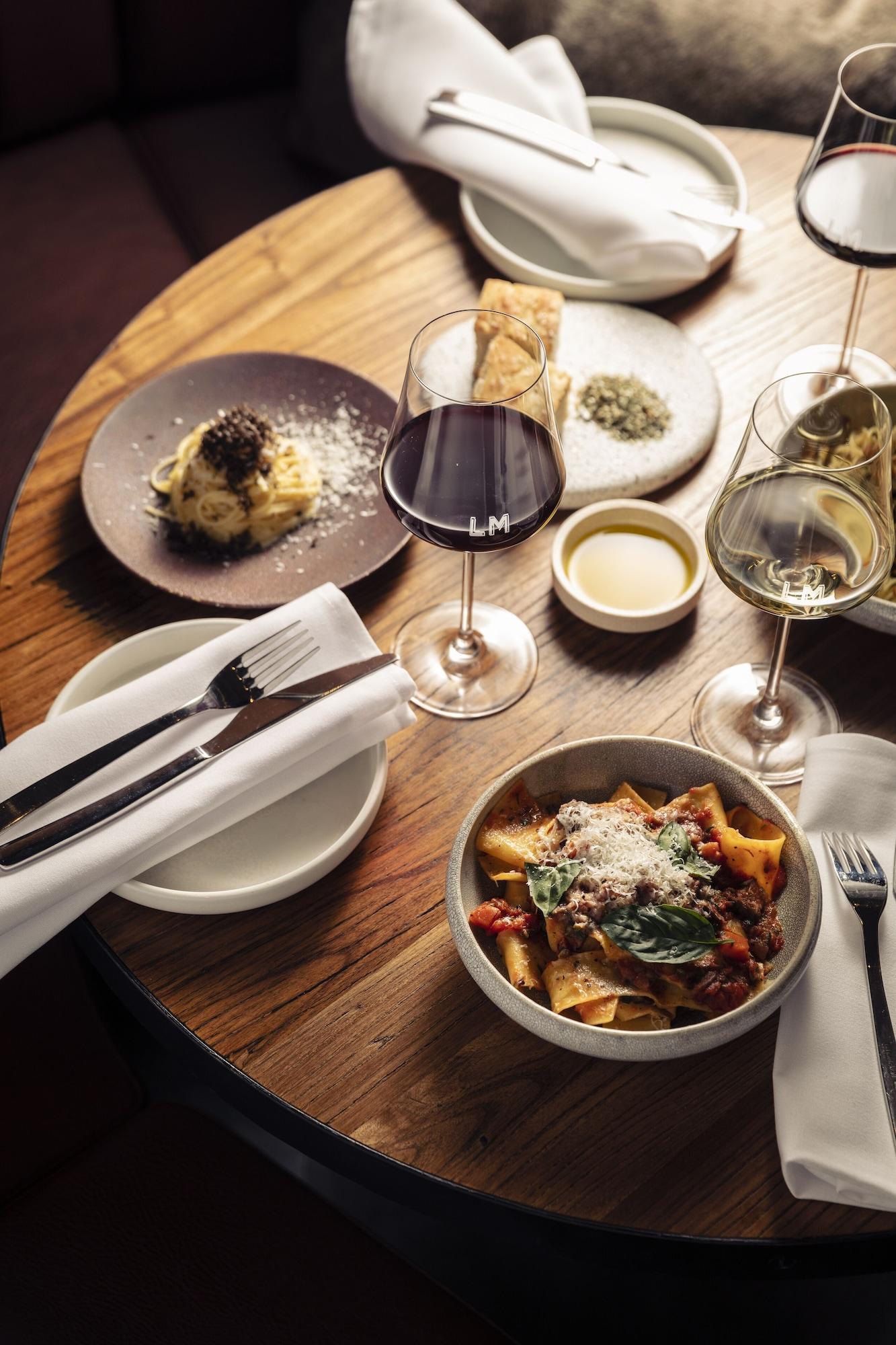 Restaurant Next Hotel Melbourne, Curio Collection by Hilton