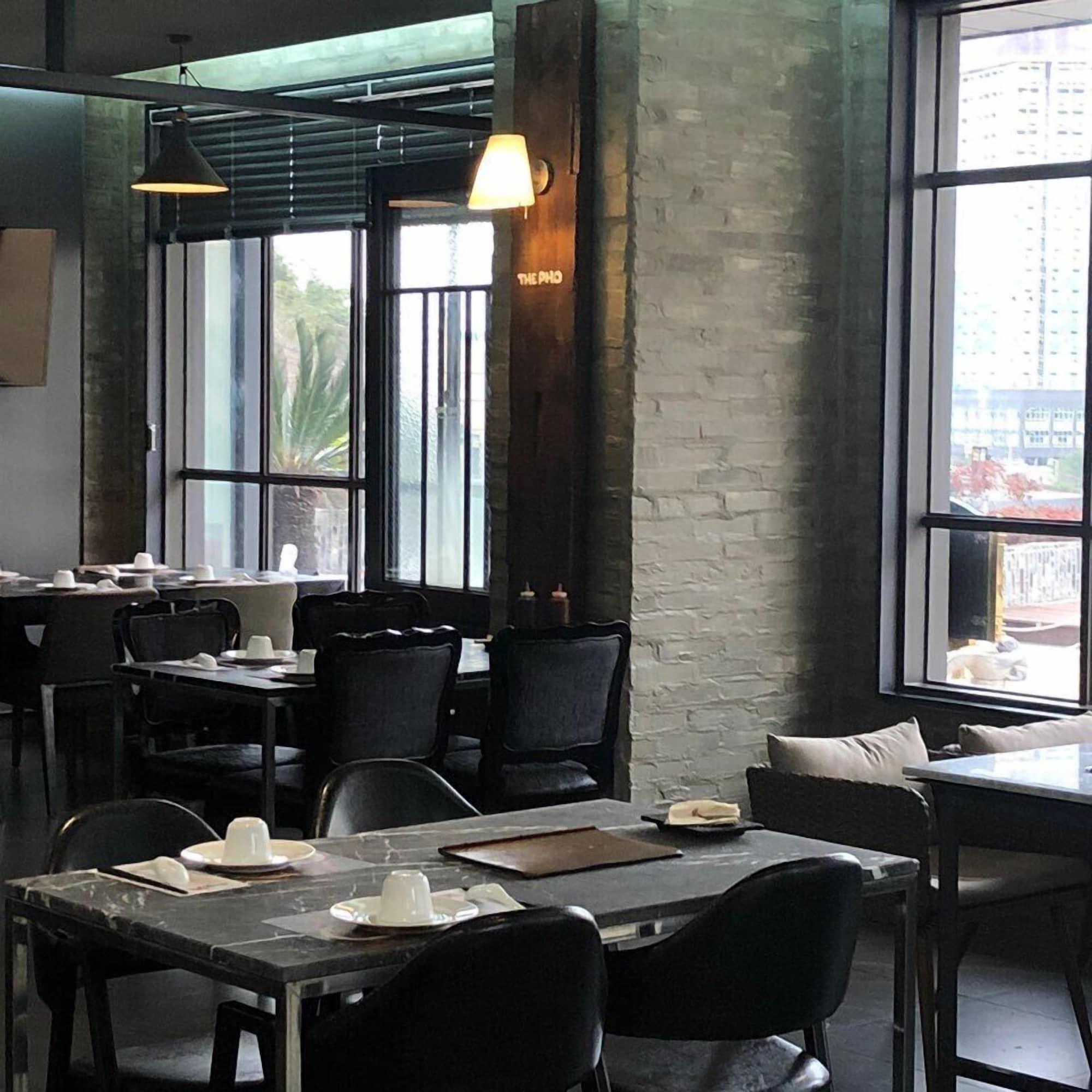 Restaurant Brown Dot Hotel Jinhae