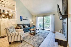 Alquiler Vacacional - Niceville Retreat w/ Boat Dock, Golf Course & Pool