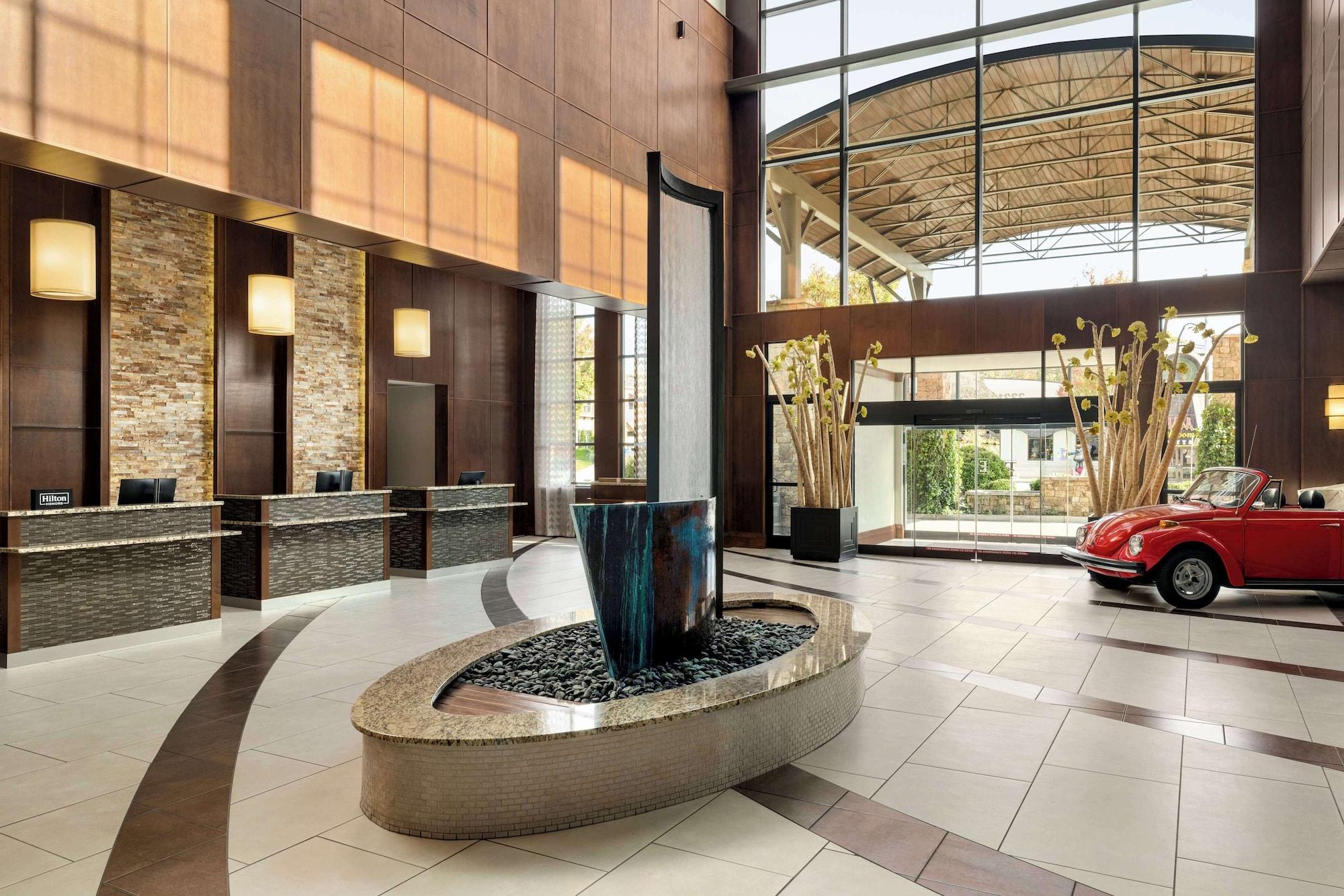 Vista Lobby Embassy Suites Chattanooga / Hamilton Place