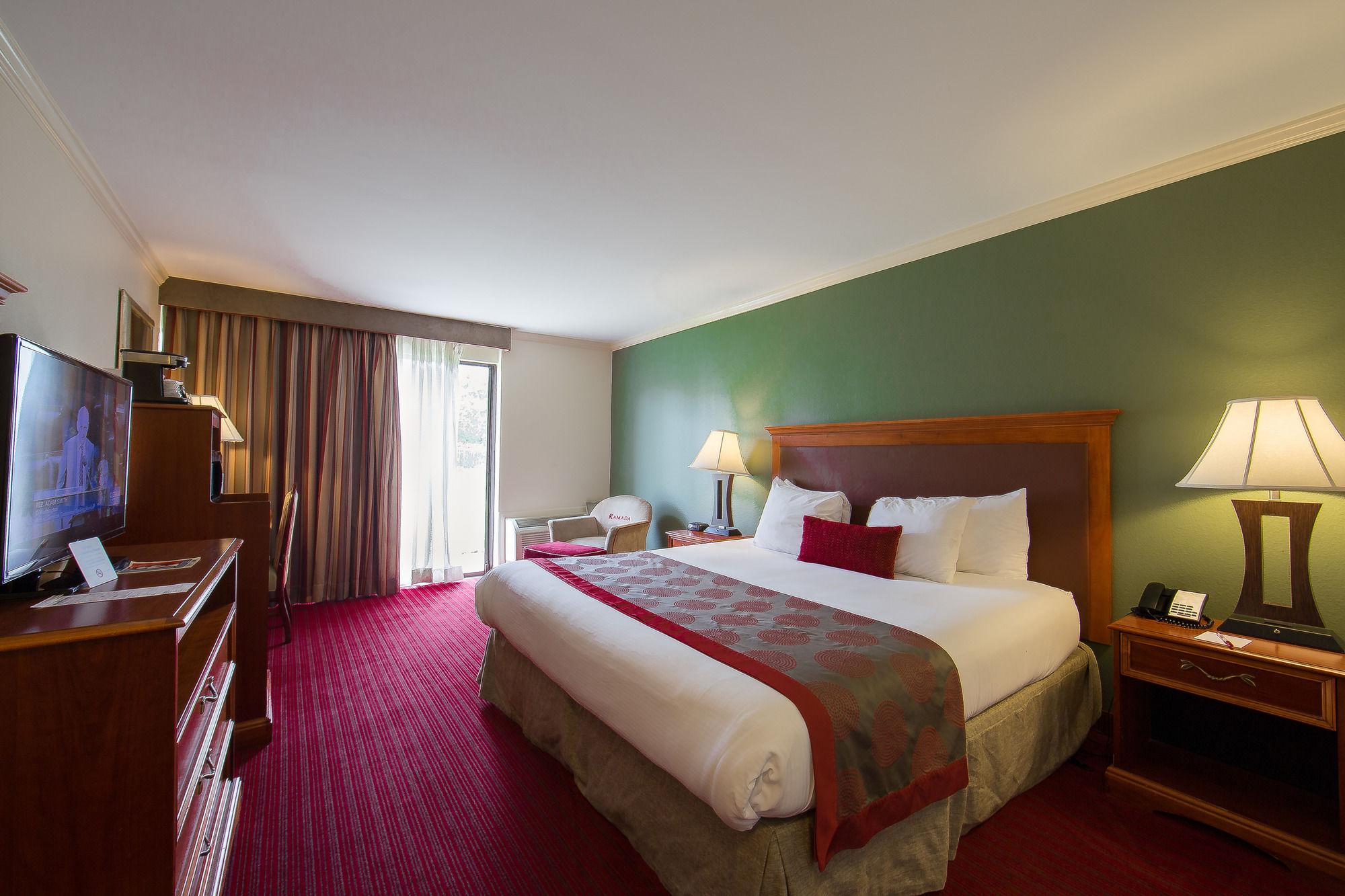 Habitación Ramada Houston Intercontinental Airport East