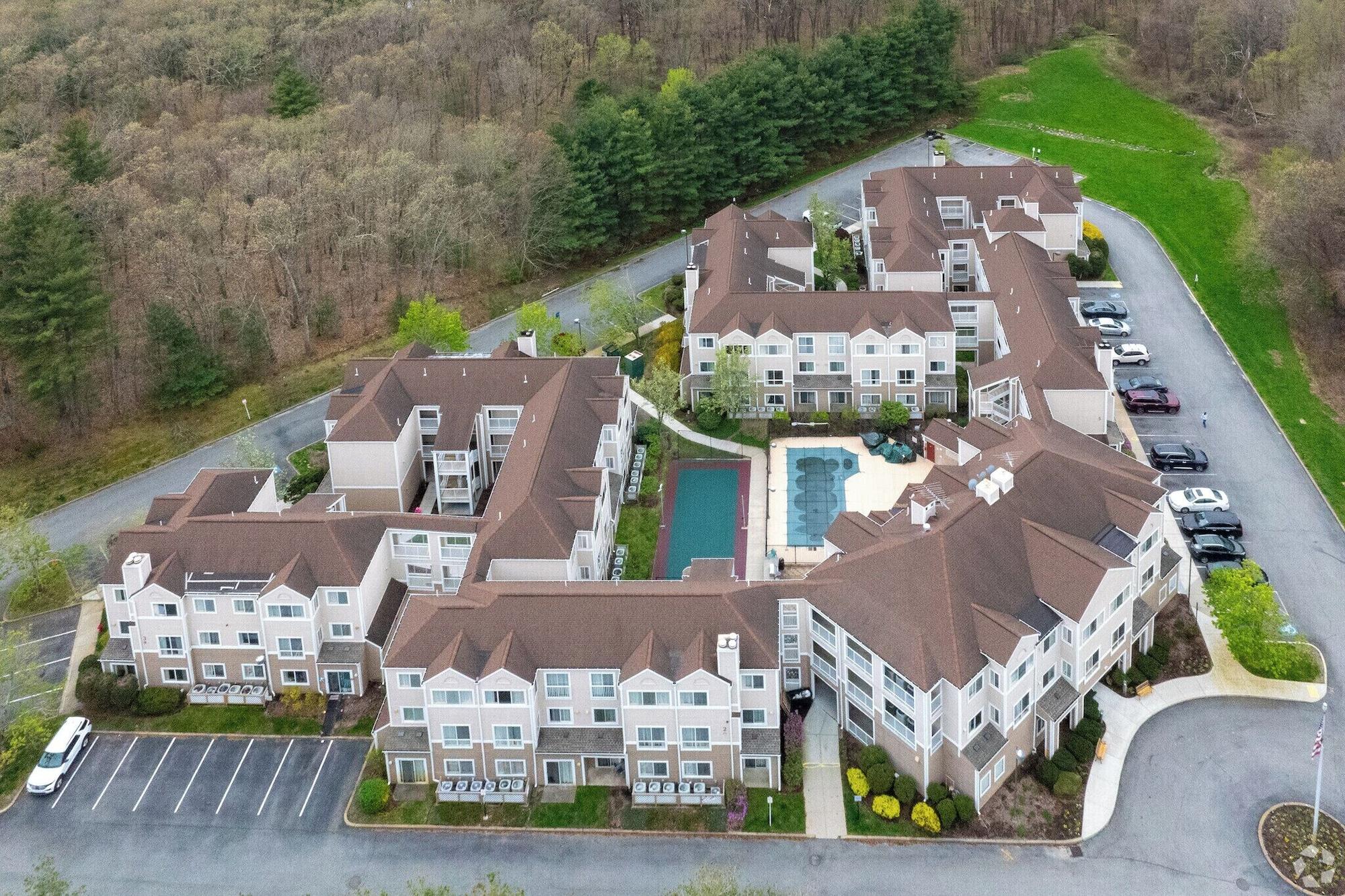 Varios AVIA Residences on Research - Extended Stay