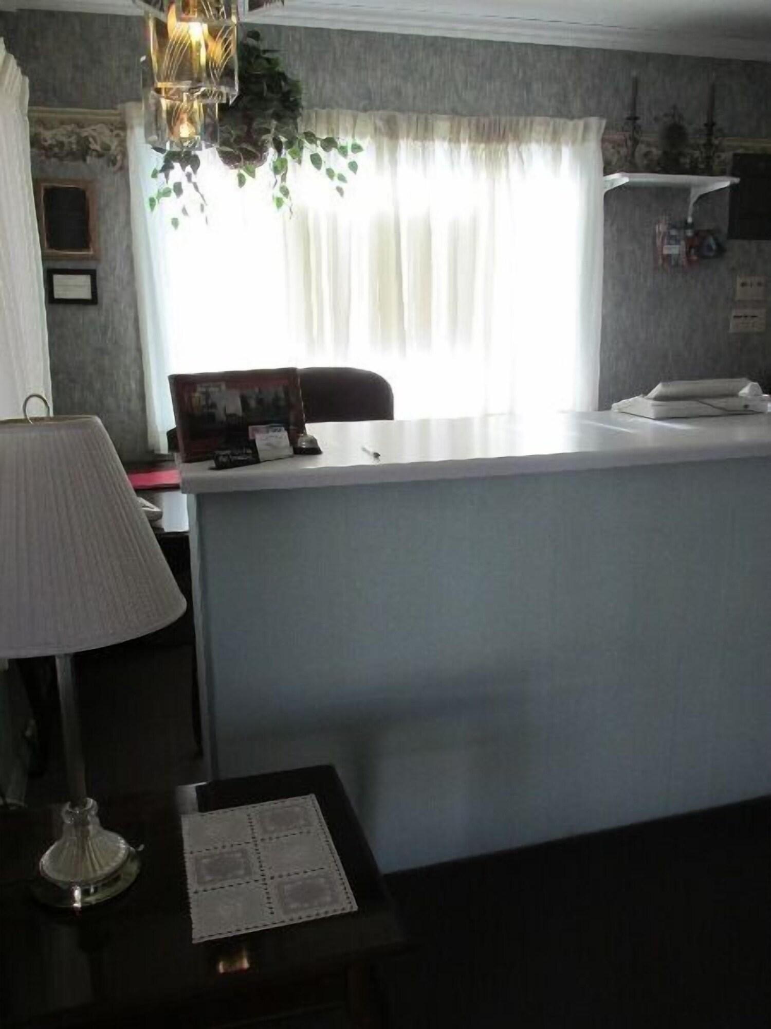 Vista Lobby Elms Motel