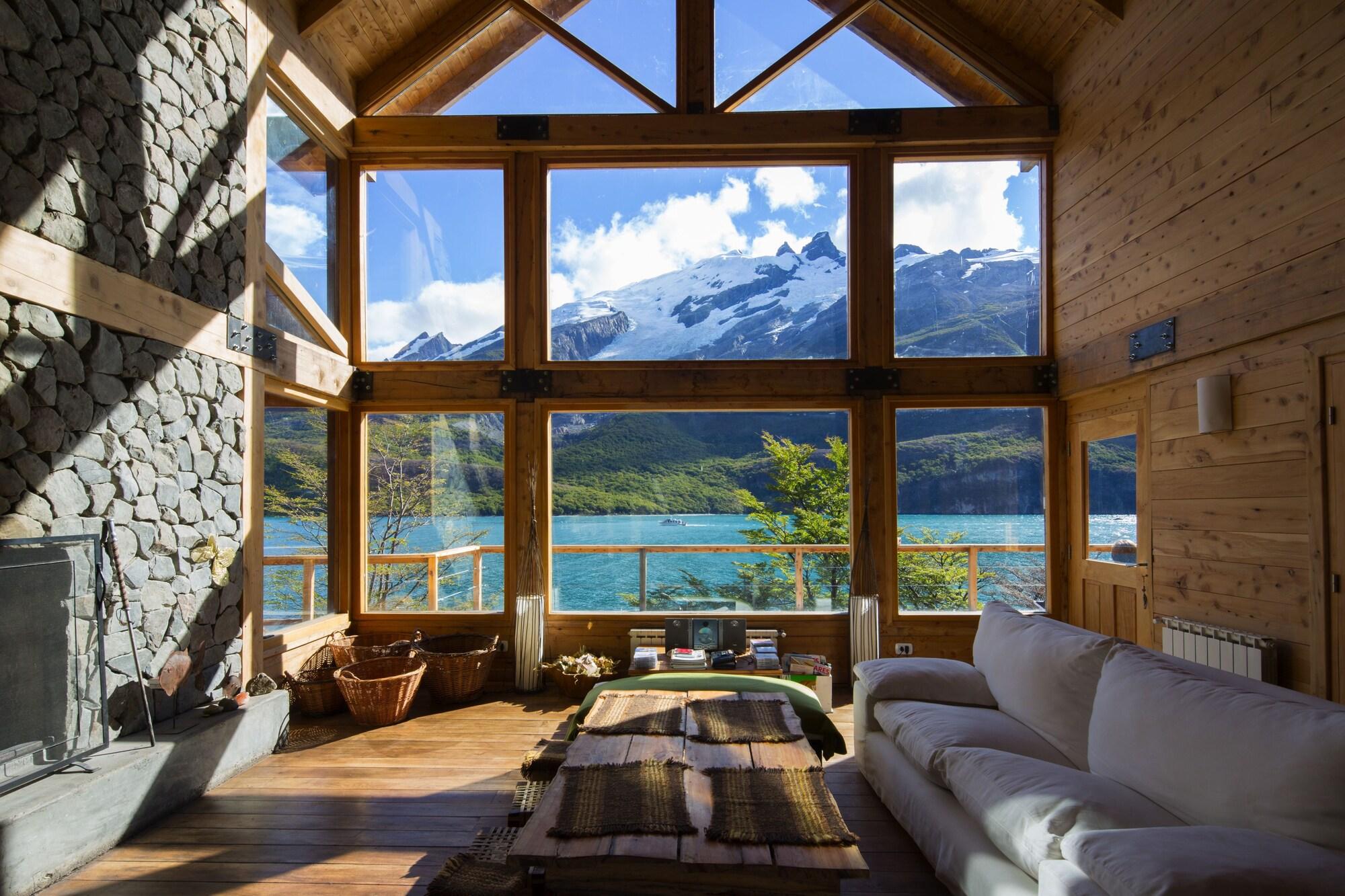 Varios Aguas Arriba Lodge