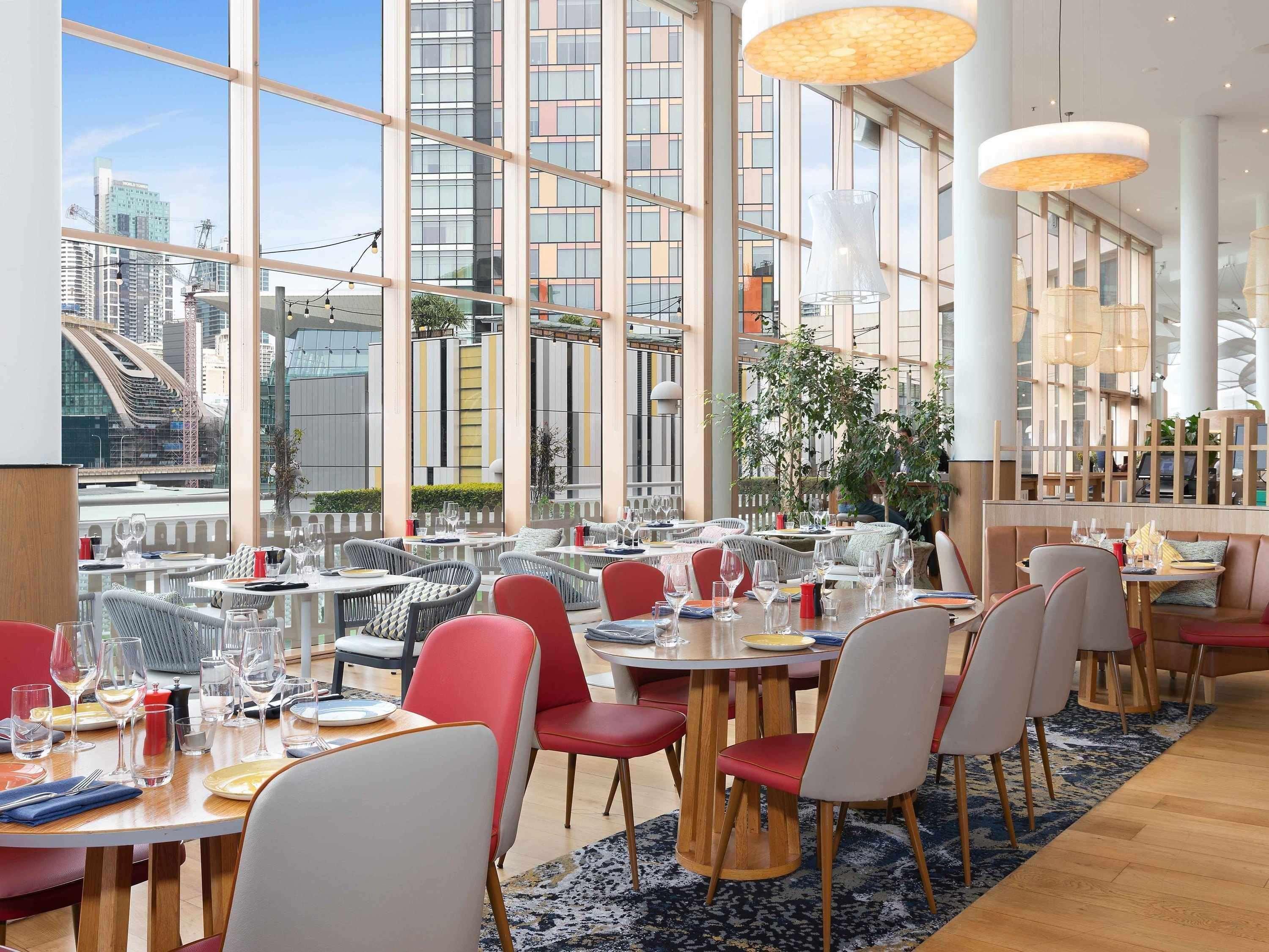 Restaurant Novotel Sydney on Darling Harbour