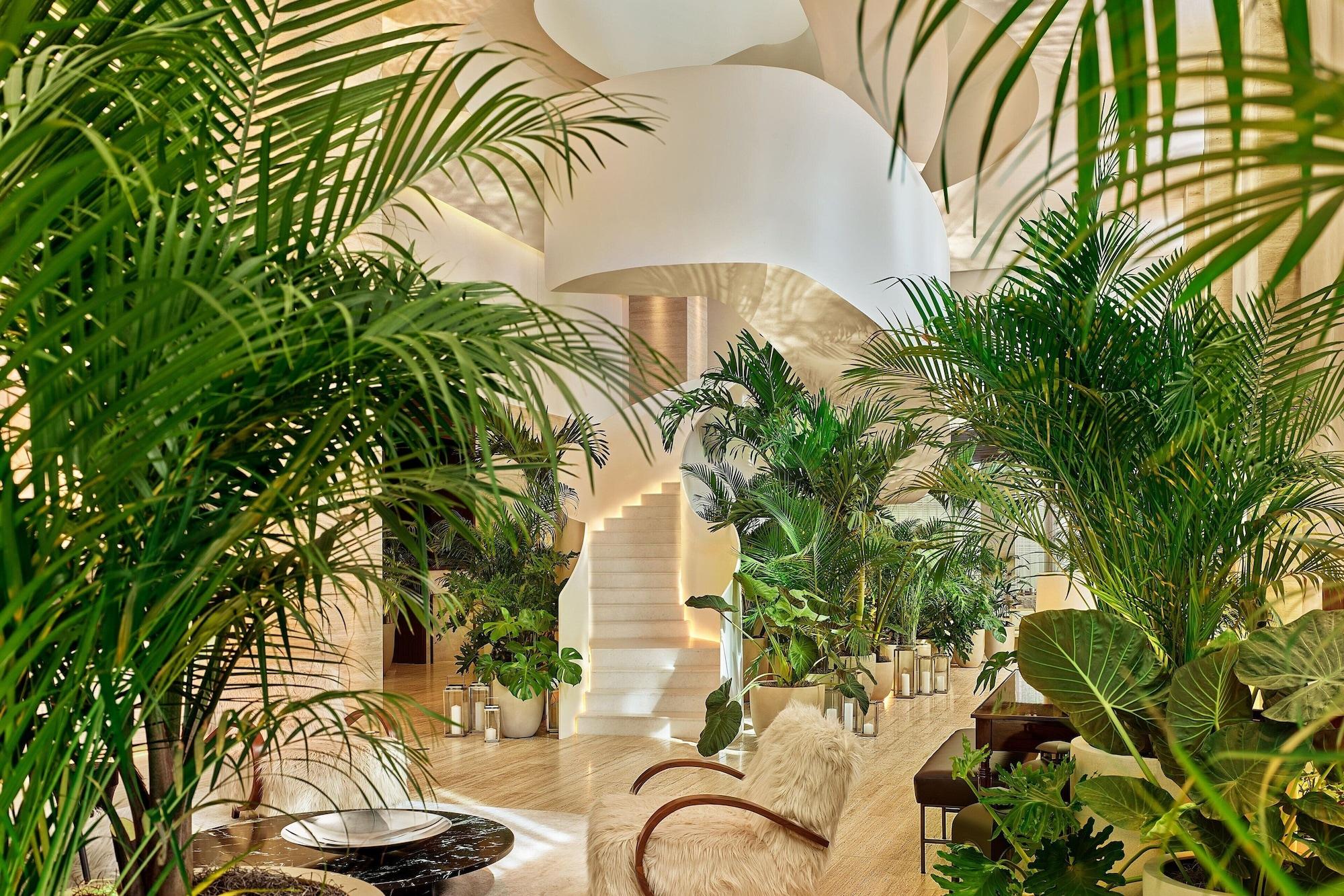 Vista Lobby The Tampa EDITION