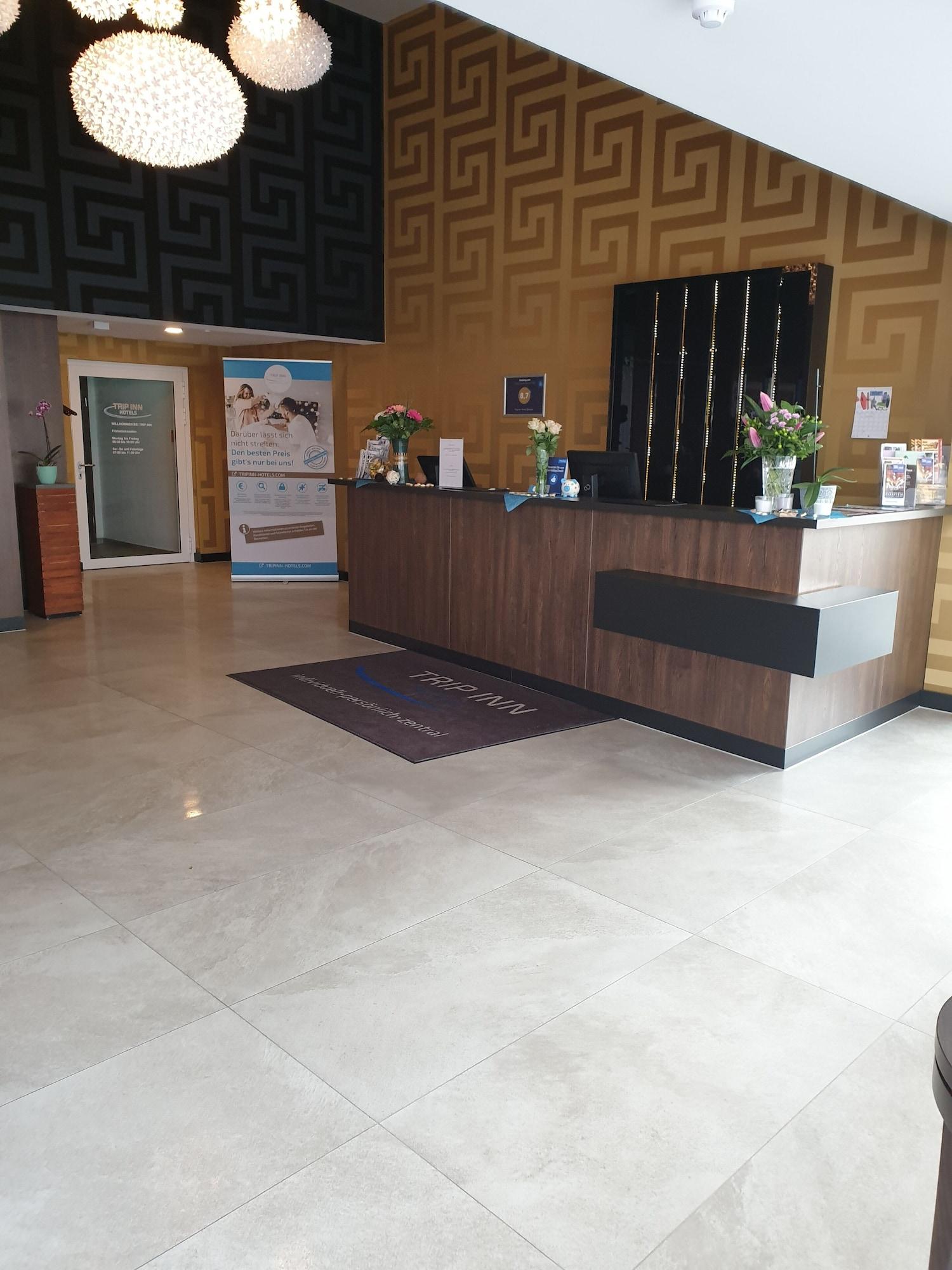 Vista Lobby Trip Inn Conference Hotel & Suites