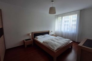 Alquiler Vacacional - 4-Bedroom Getaway in Zug with Fast Wi-Fi and Spacious Living