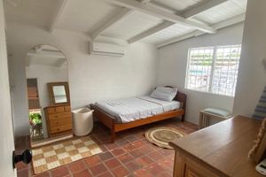 Alquiler Vacacional - Peaceful Payne’s Bay Home, minutes from the beach