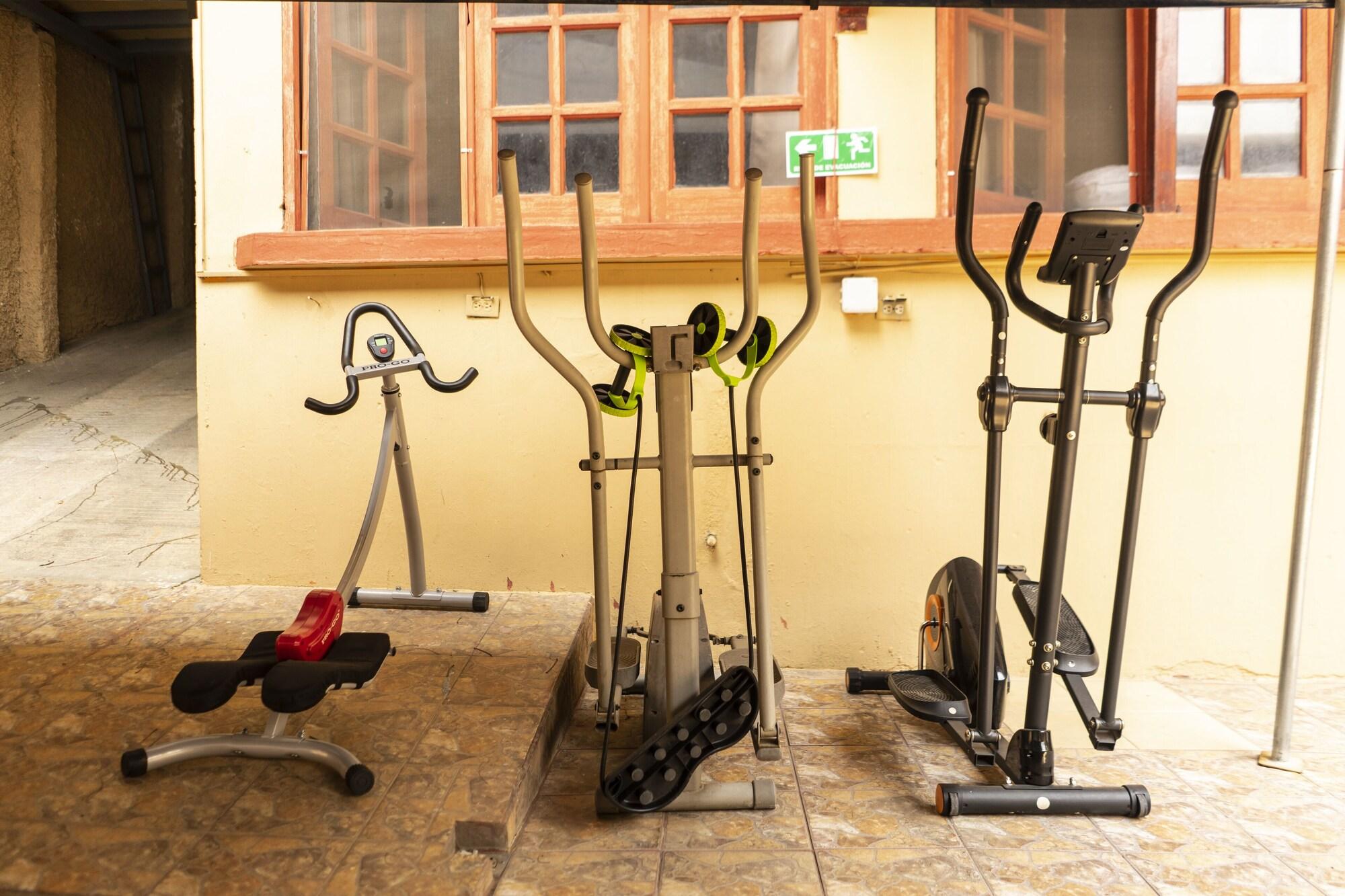 Gimnasio Euro Hostal - Hostel