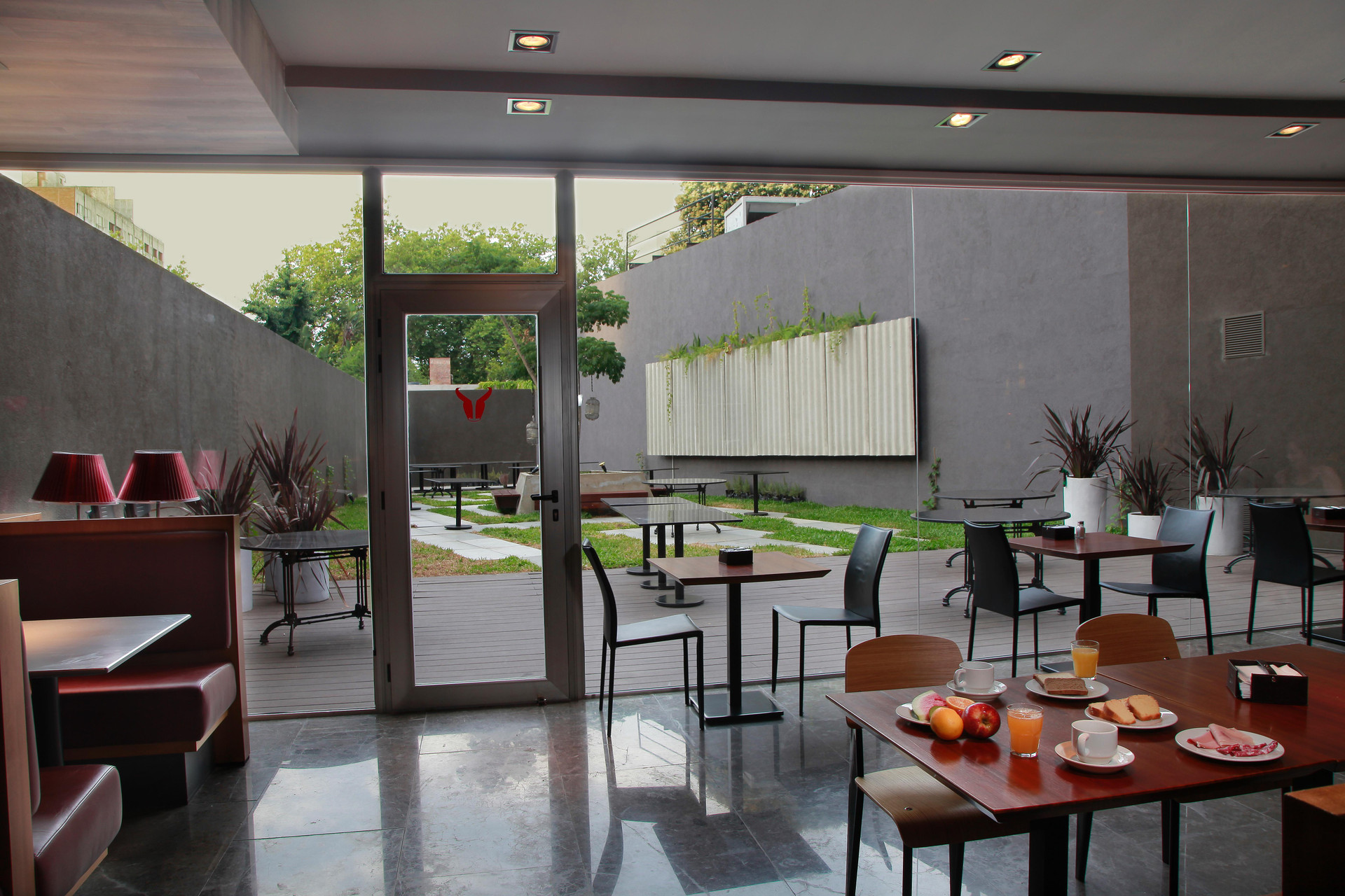 Restaurant Dazzler by Wyndham Montevideo