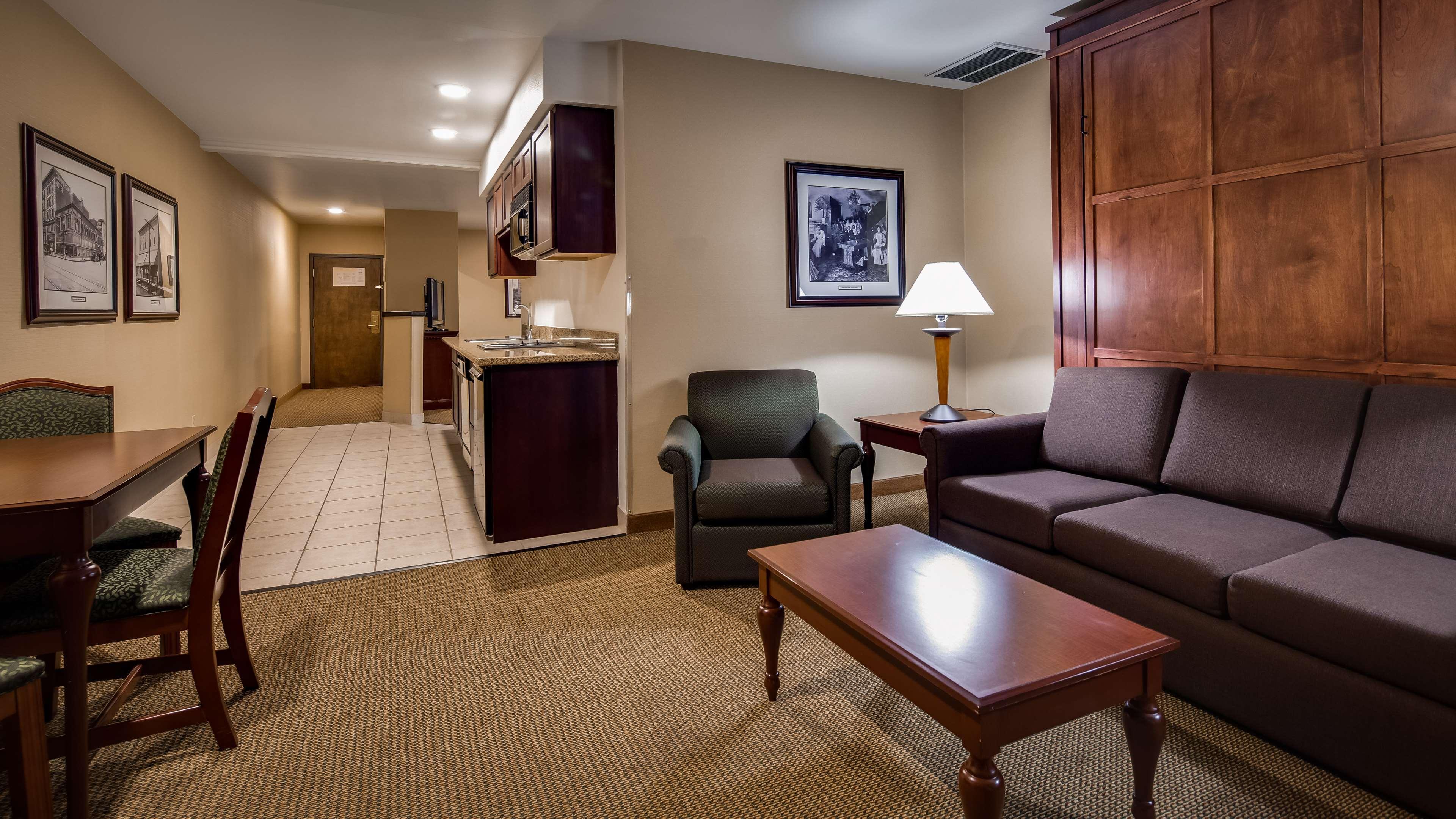 Vista Exterior Best Western Plus Ahtanum Inn