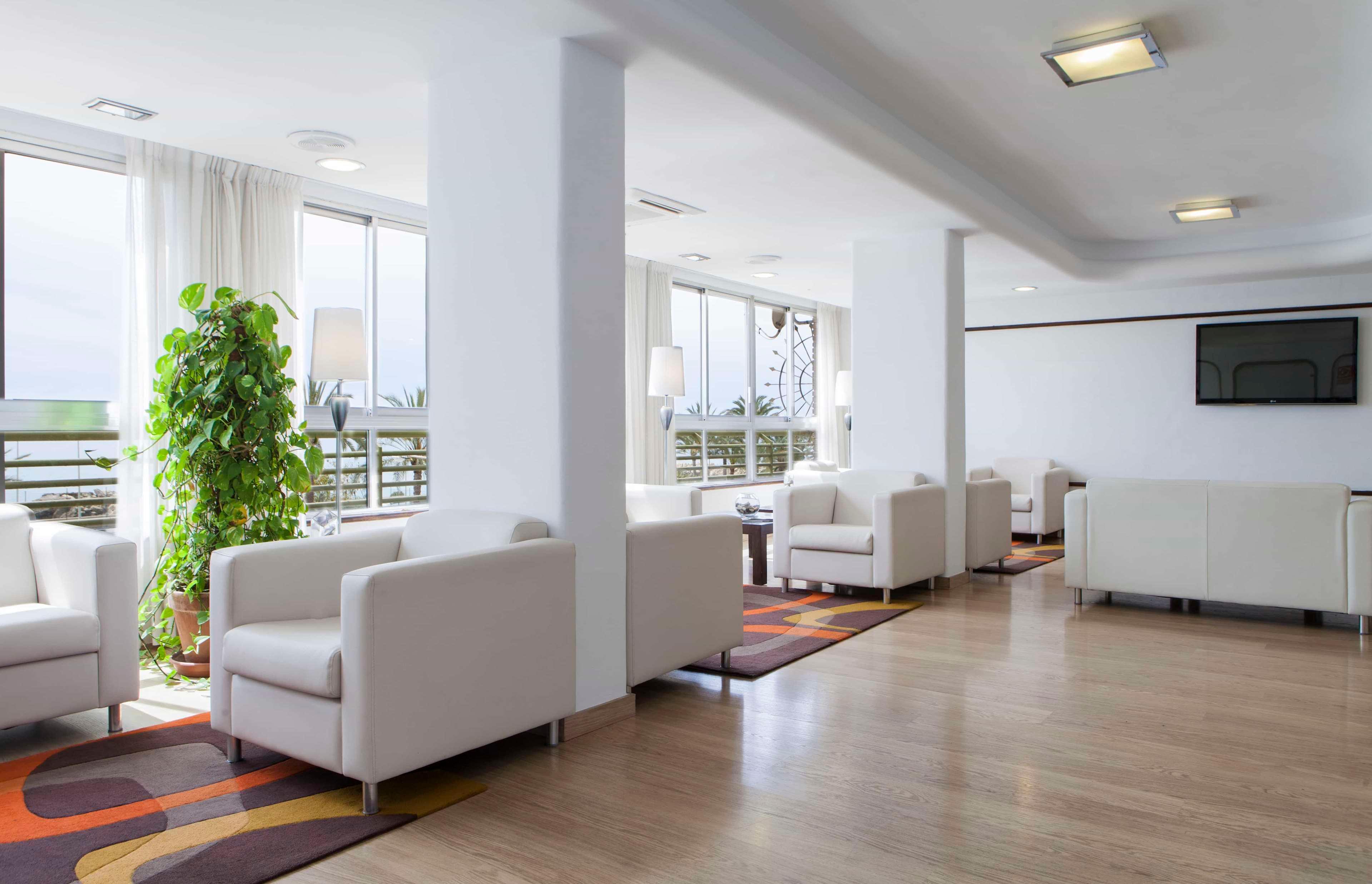 Vista Lobby Hotel Albahia