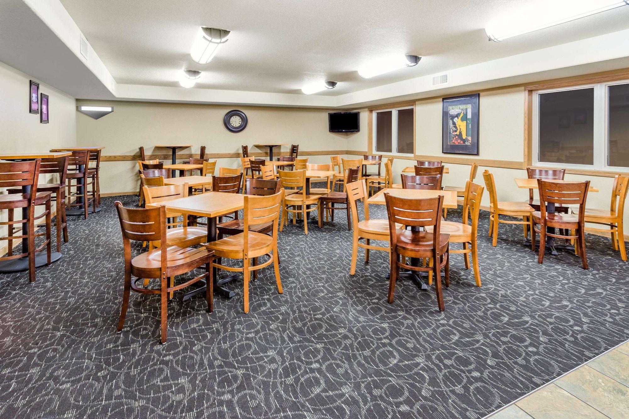 Restaurant AmericInn by Wyndham Medora