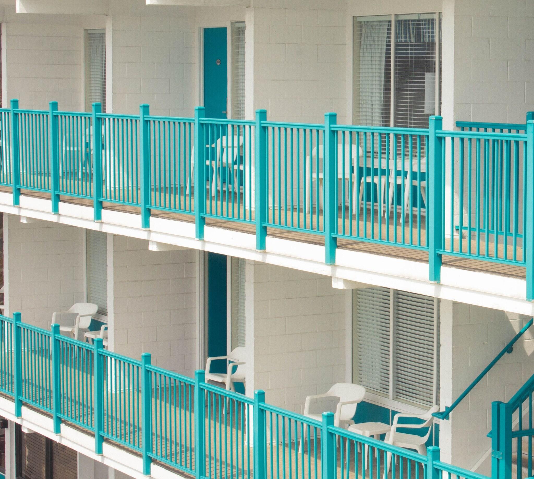 Playa Dunes Court