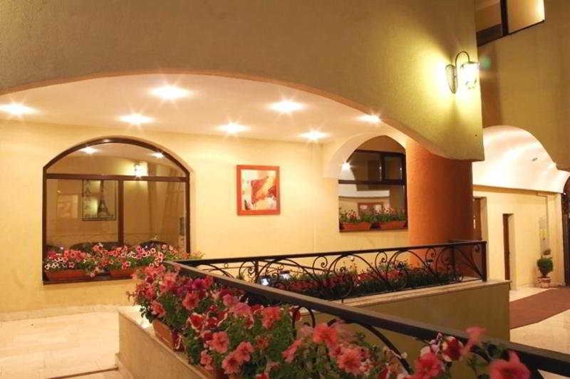 Vista Lobby Trianon Hotel