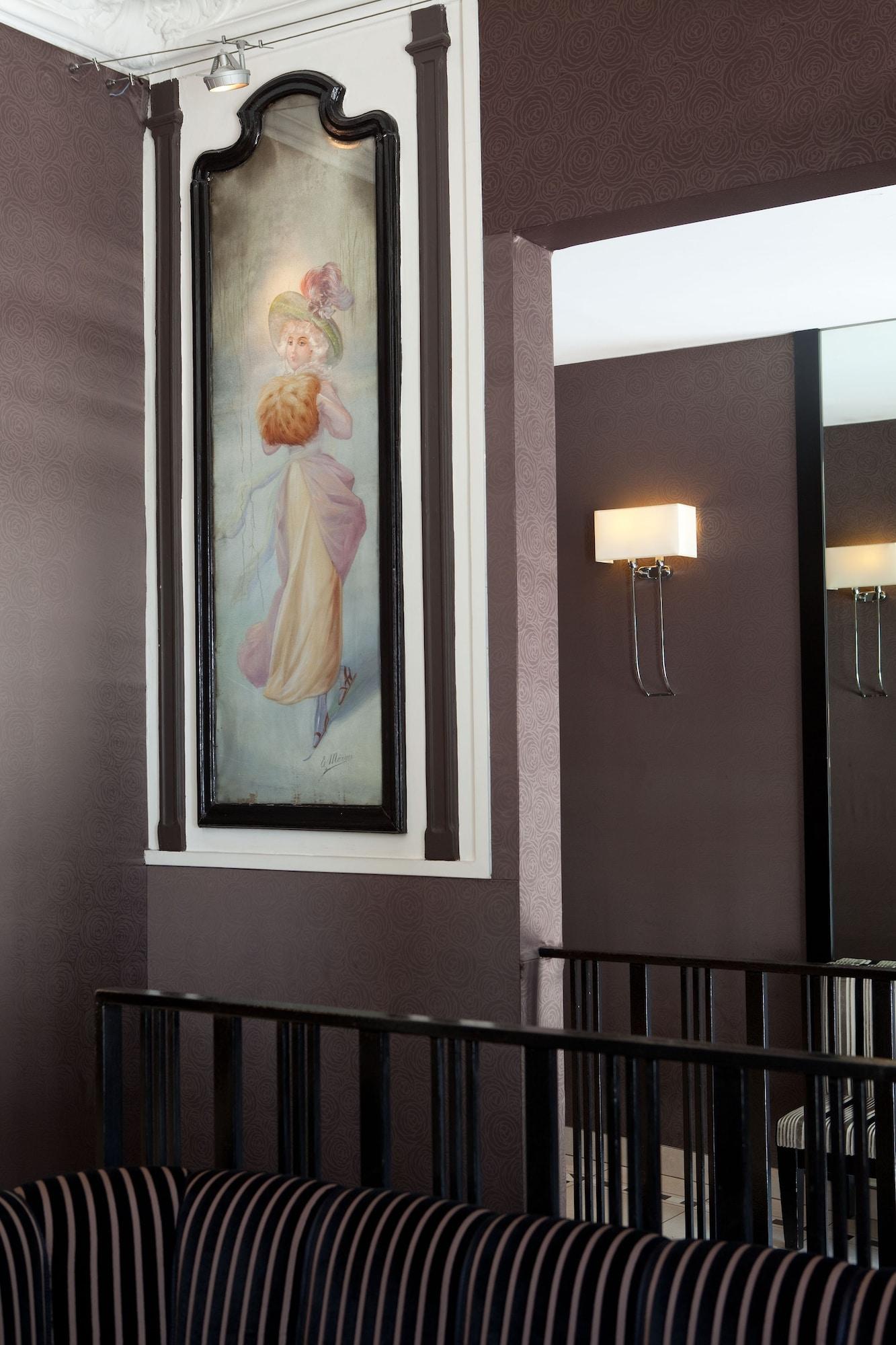Vista Lobby Hotel Eiffel Seine