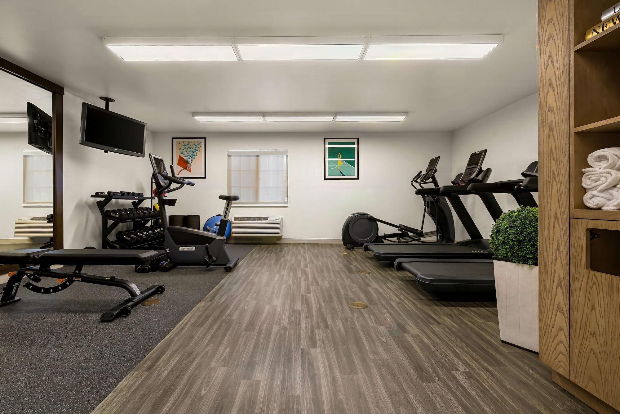 Gimnasio Sonesta Simply Suites Irvine East Foothill