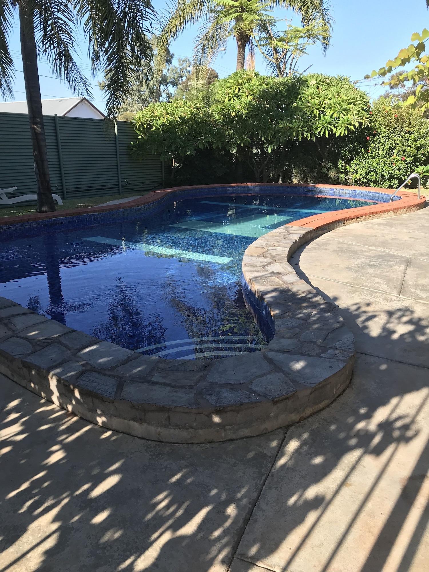 Vista Piscina Travelway Motel