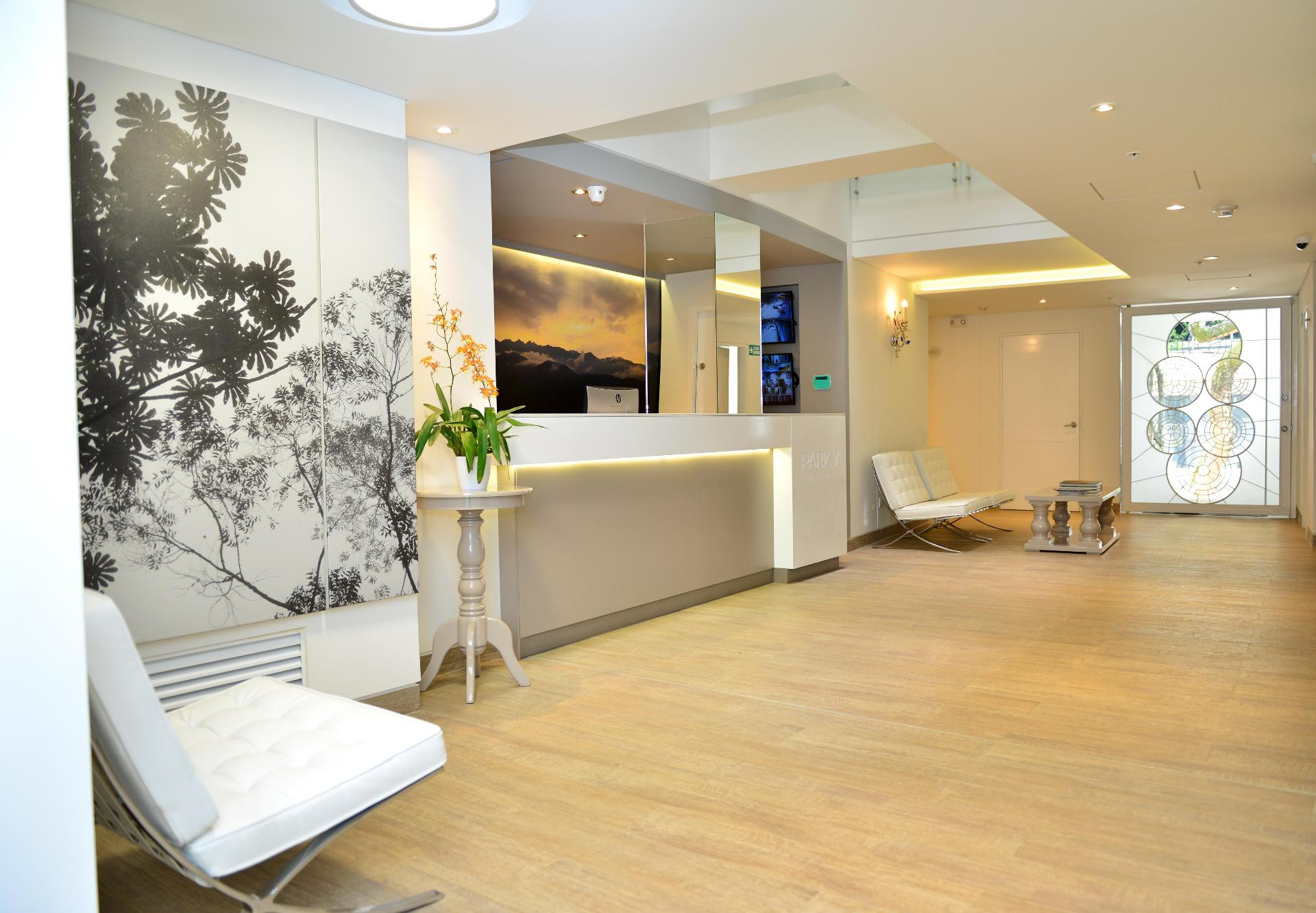 Vista Lobby Park V Hotel & Suites