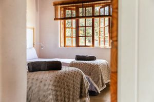 Alquiler Vacacional - Romantic Stone Cottage overlooking the mountains.