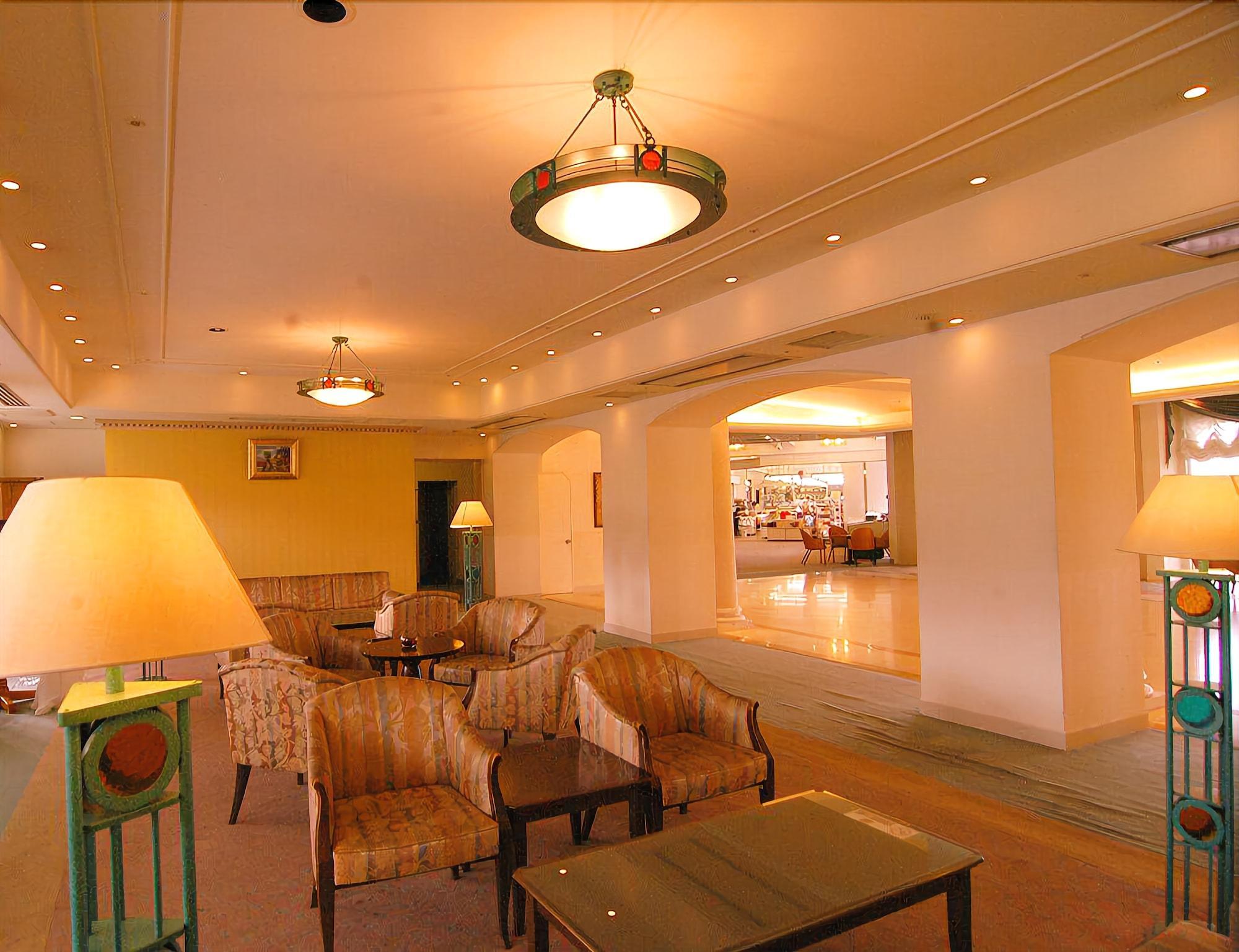 Bar/Salón Yataro & Yataro Minamikan