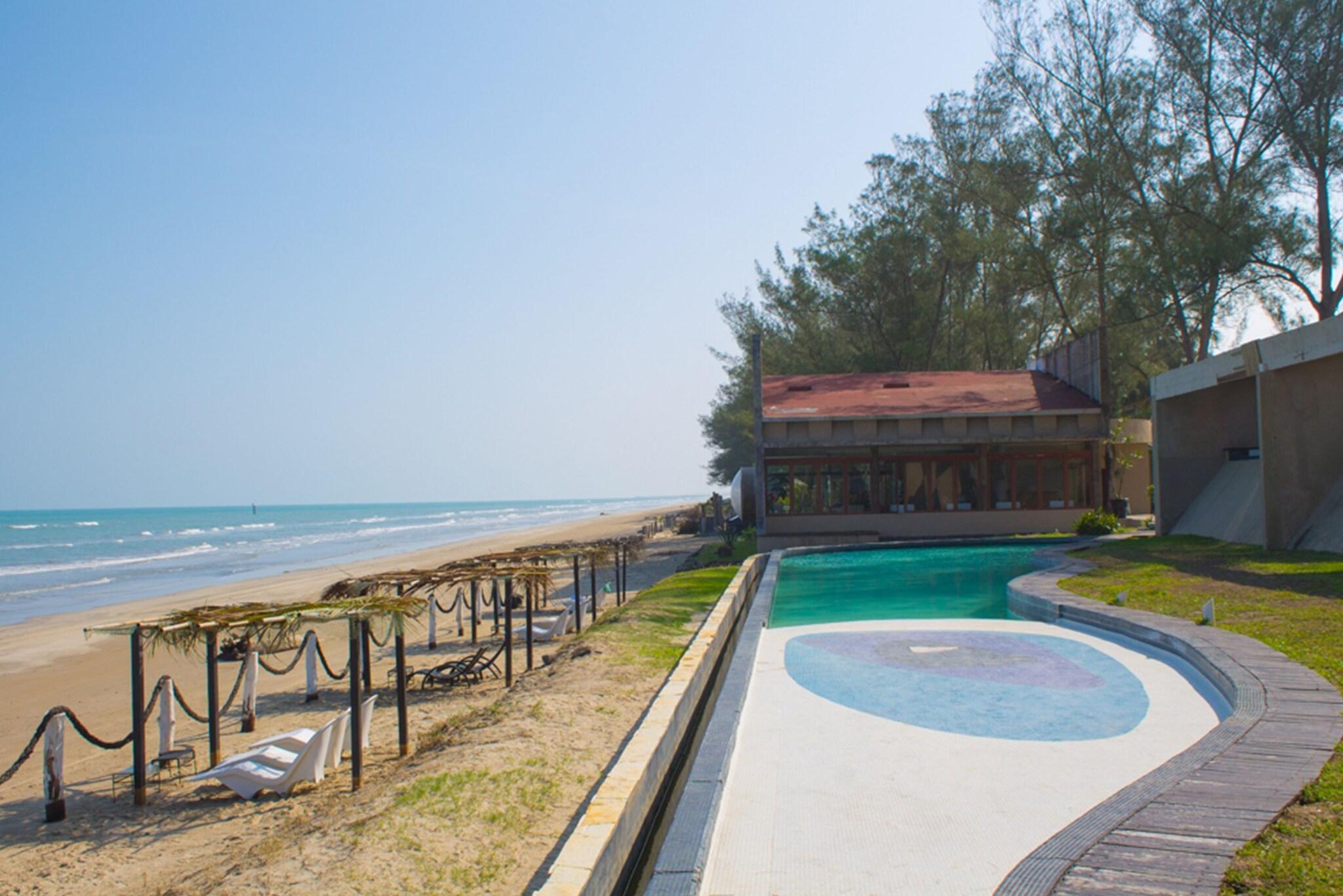 Playa Isla Tajín Beach & River Resort