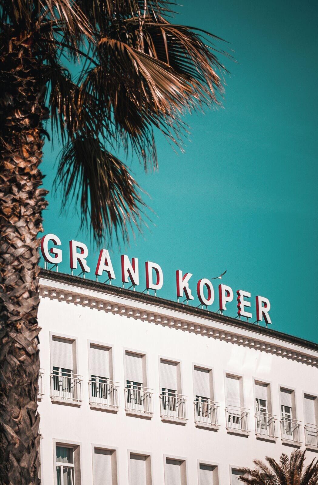 Vista Exterior Grand Koper
